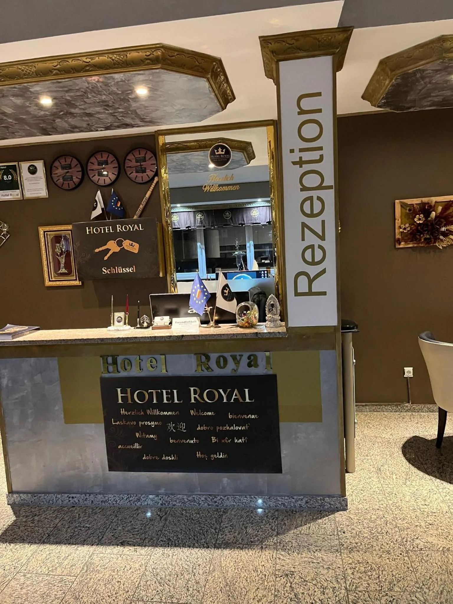 Lobby or reception in Hotel Royal