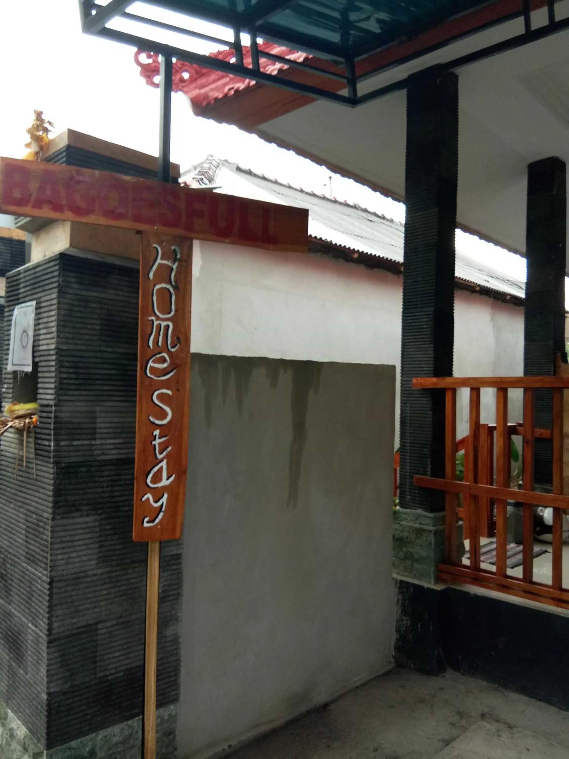 Facade/entrance in Bagoesfull Homestay