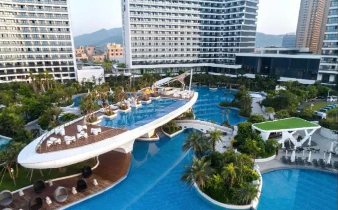 Swimming pool in Dusit Thani Shuangyue Bay Resort Huizhou