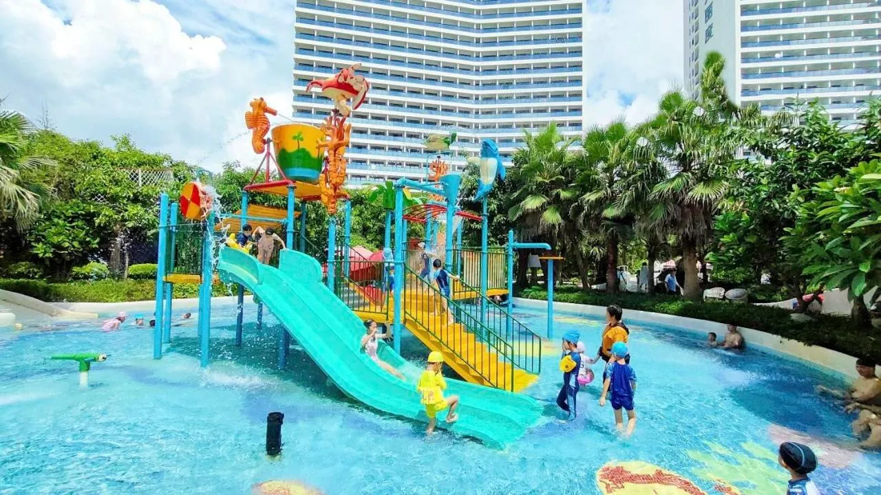 Aqua park in Dusit Thani Shuangyue Bay Resort Huizhou