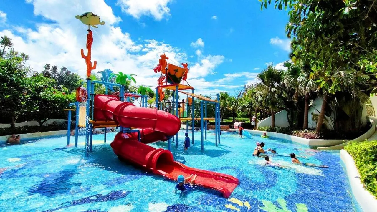 Aqua park in Dusit Thani Shuangyue Bay Resort Huizhou