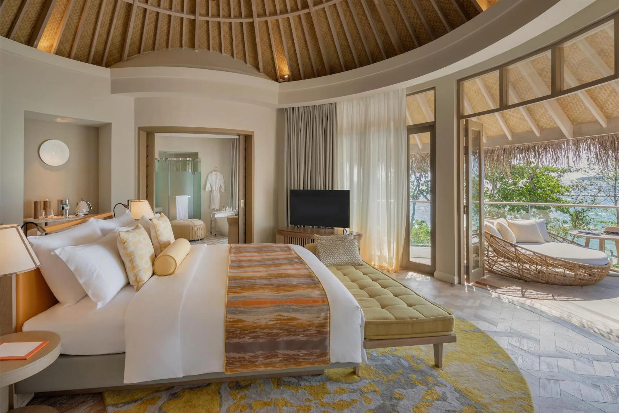 Photo of the whole room, Bed in The Nautilus Maldives
