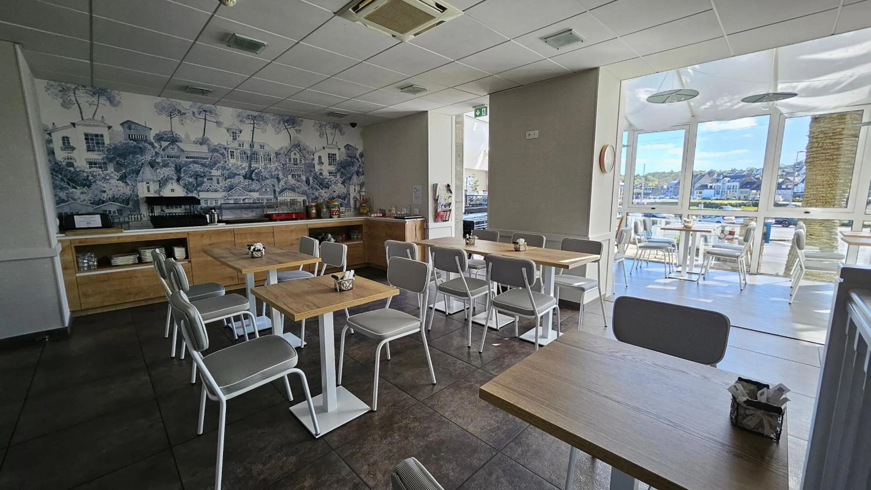 Breakfast in Hôtel Le Benhuyc