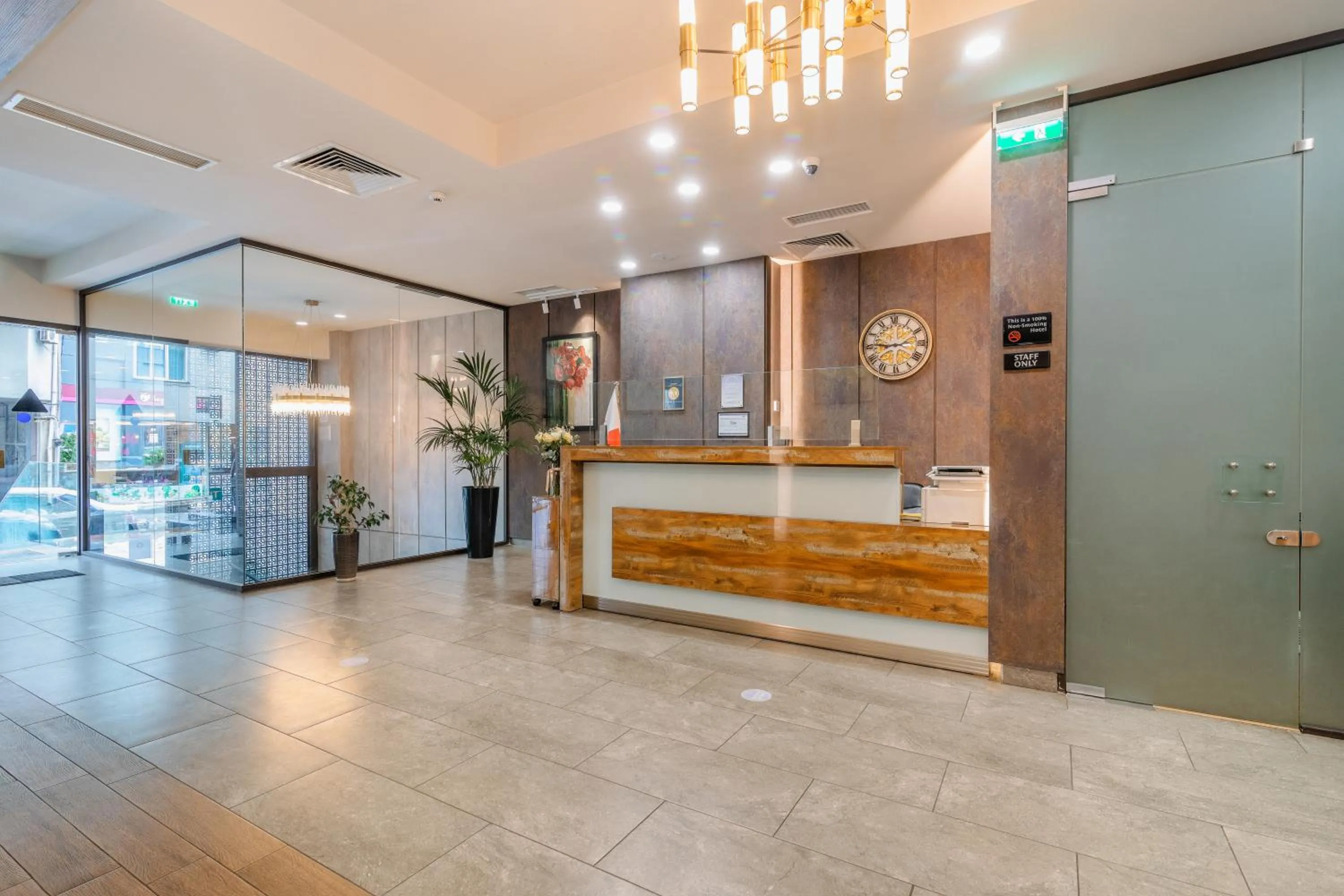Lobby or reception in Best Western Tbilisi City Center