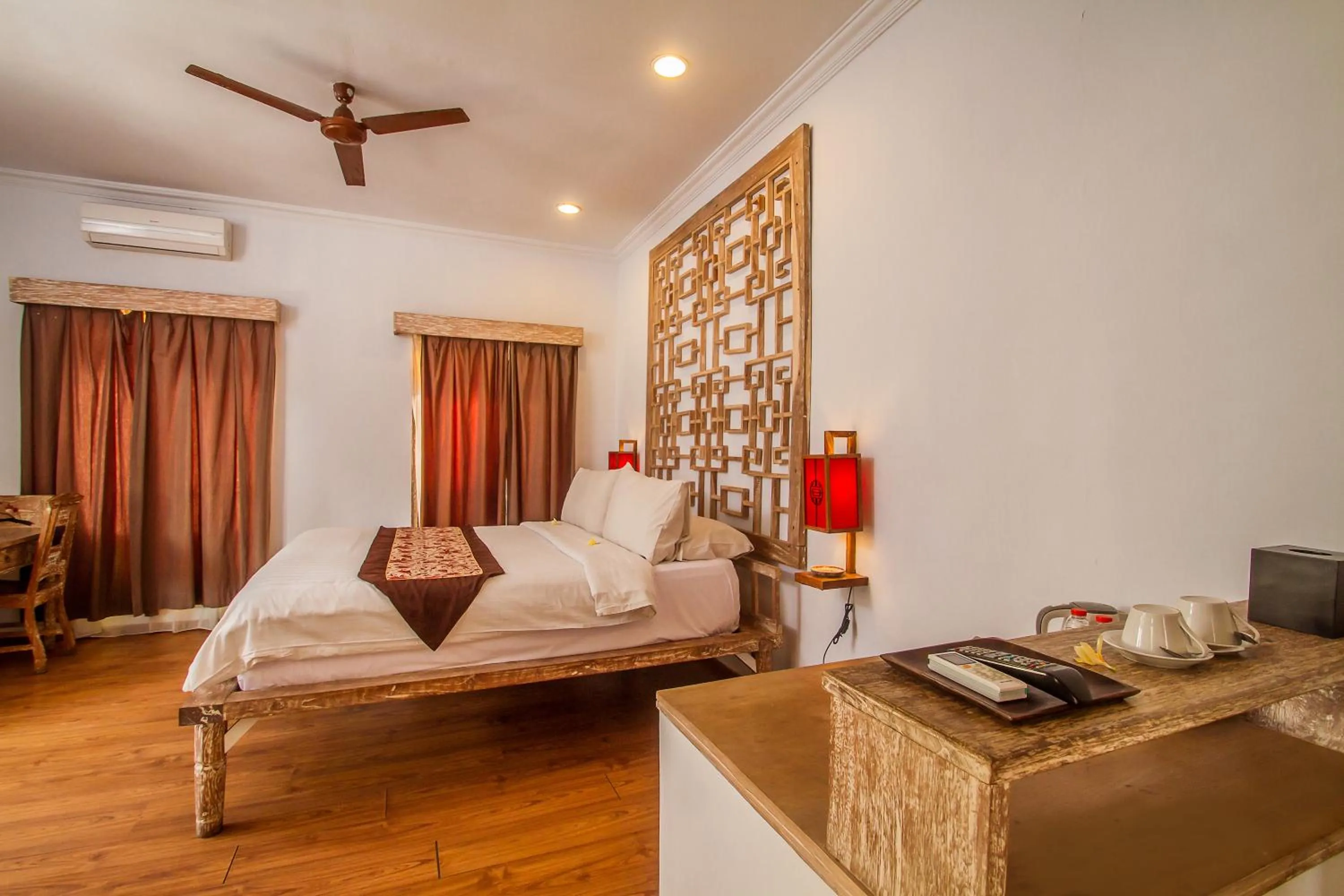 Photo of the whole room, Bed in Abian Biu Mansion