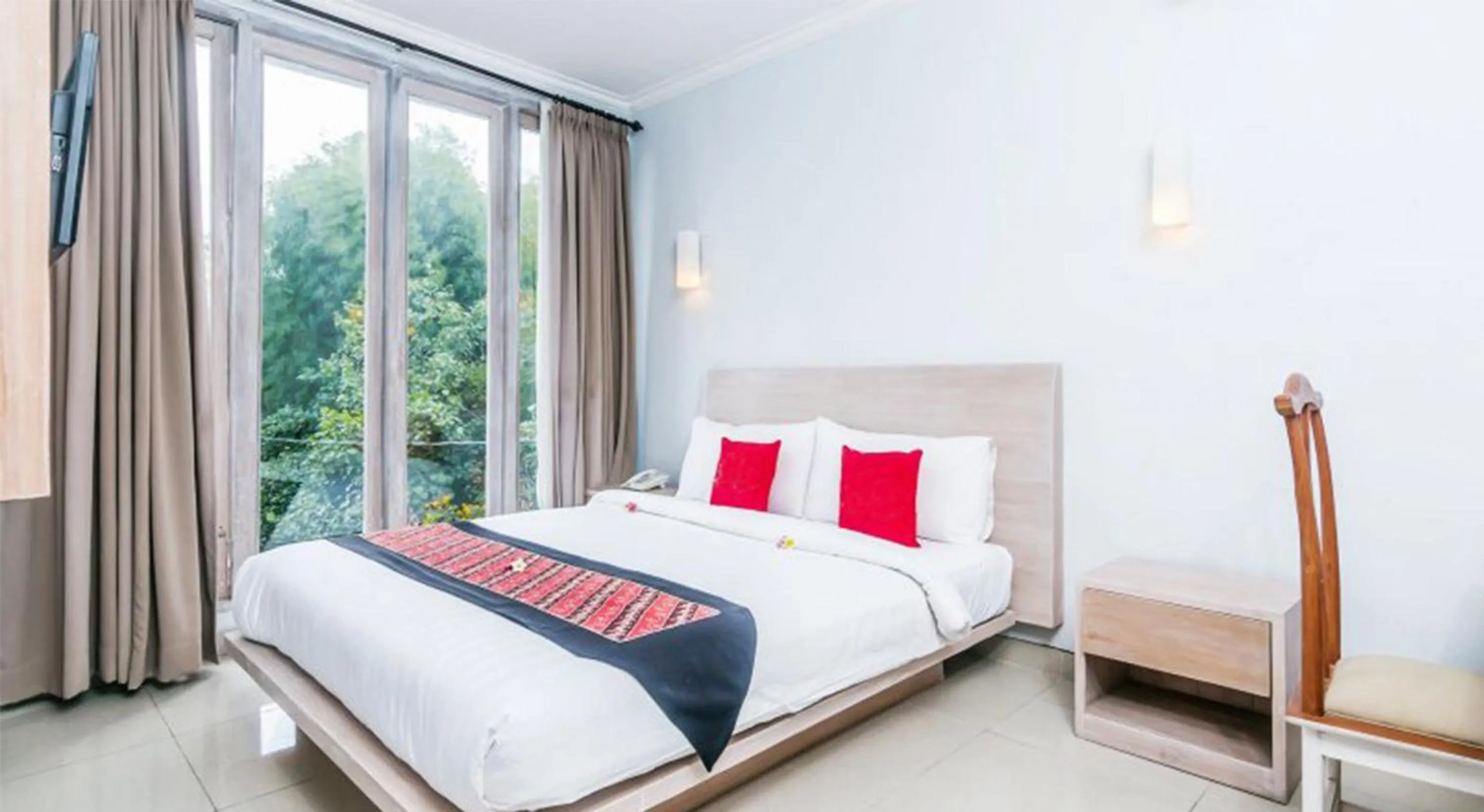 Bedroom, Bed in Abian Biu Mansion