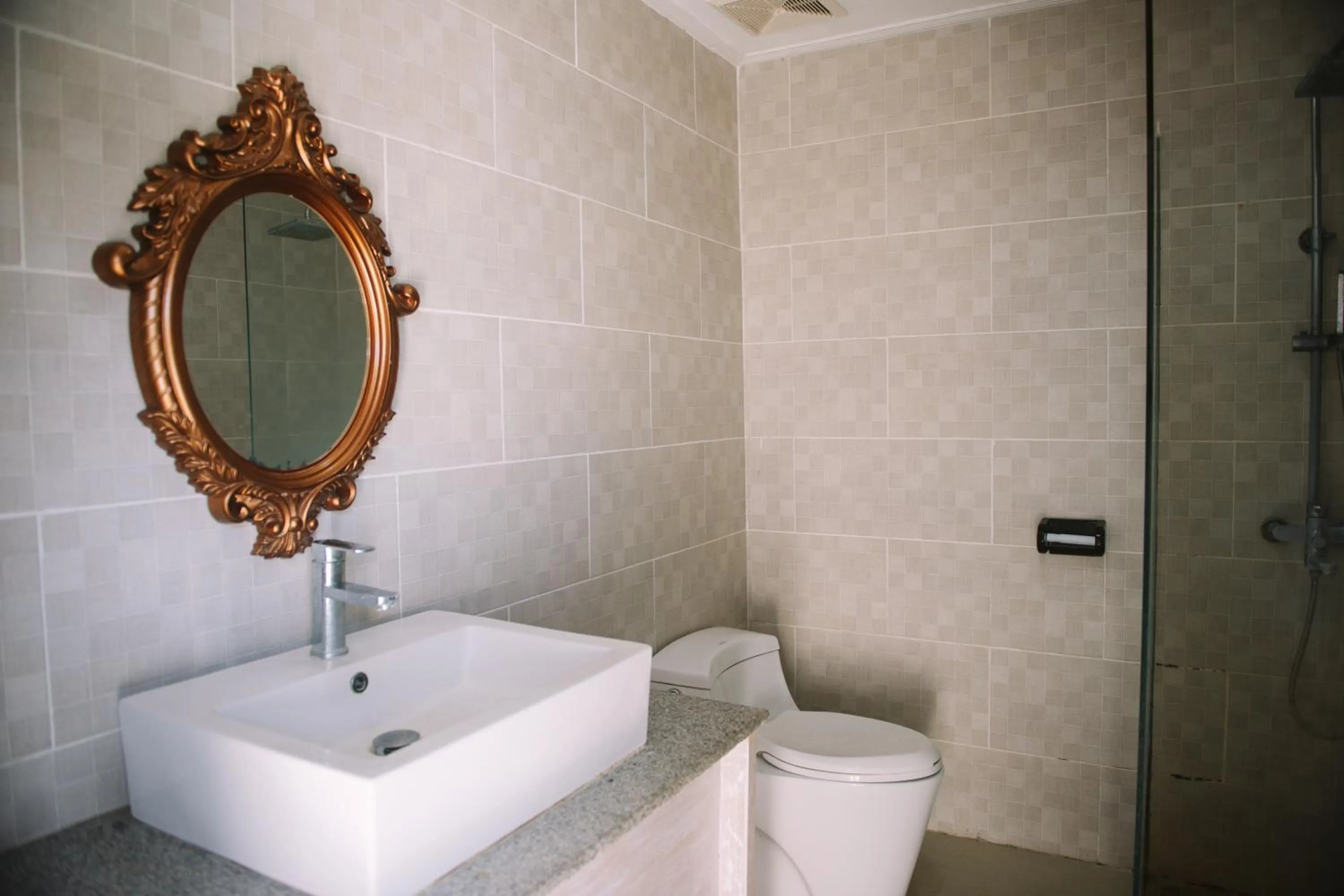 Bathroom in Abian Biu Mansion