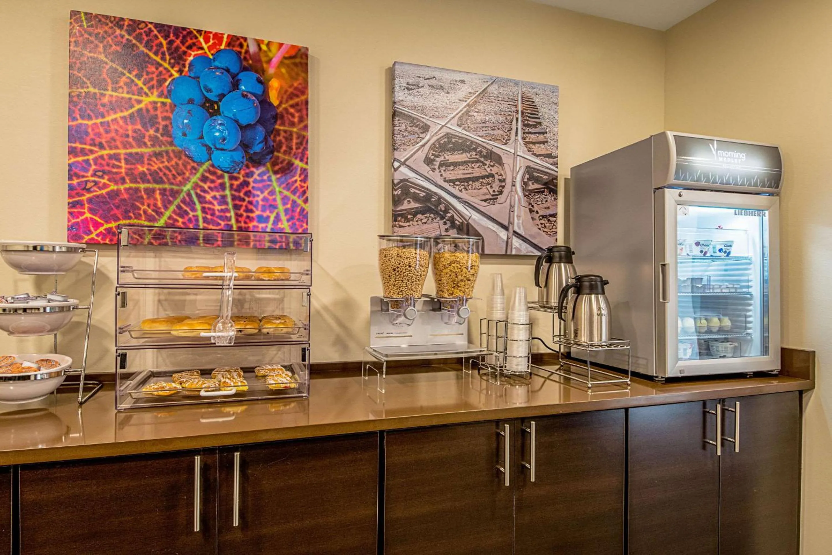 Breakfast in MainStay Suites Geismar - Gonzales