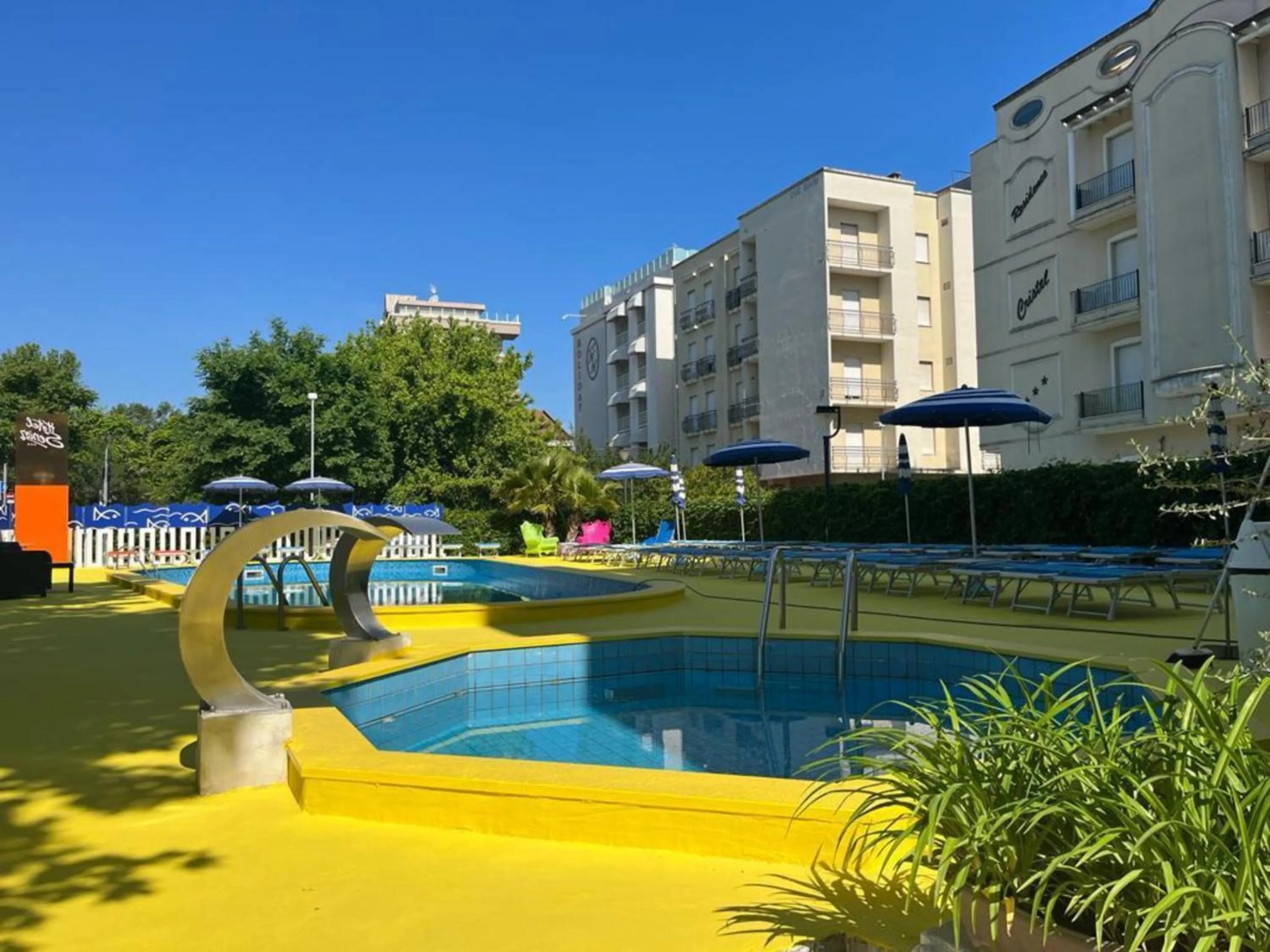 Swimming pool in Hotel Senior