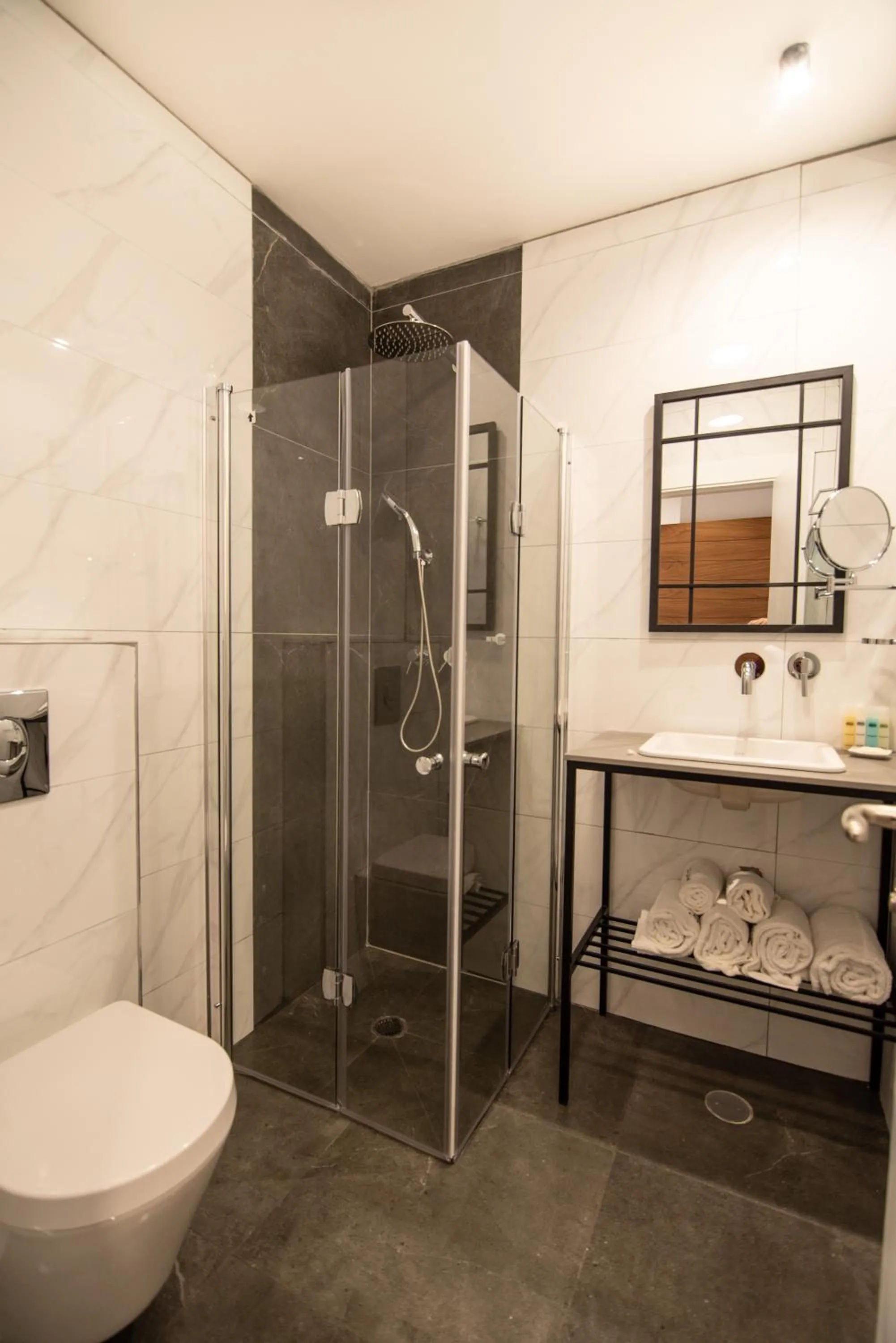 Shower in 27Montefiore - Urban ApartHotel TLV