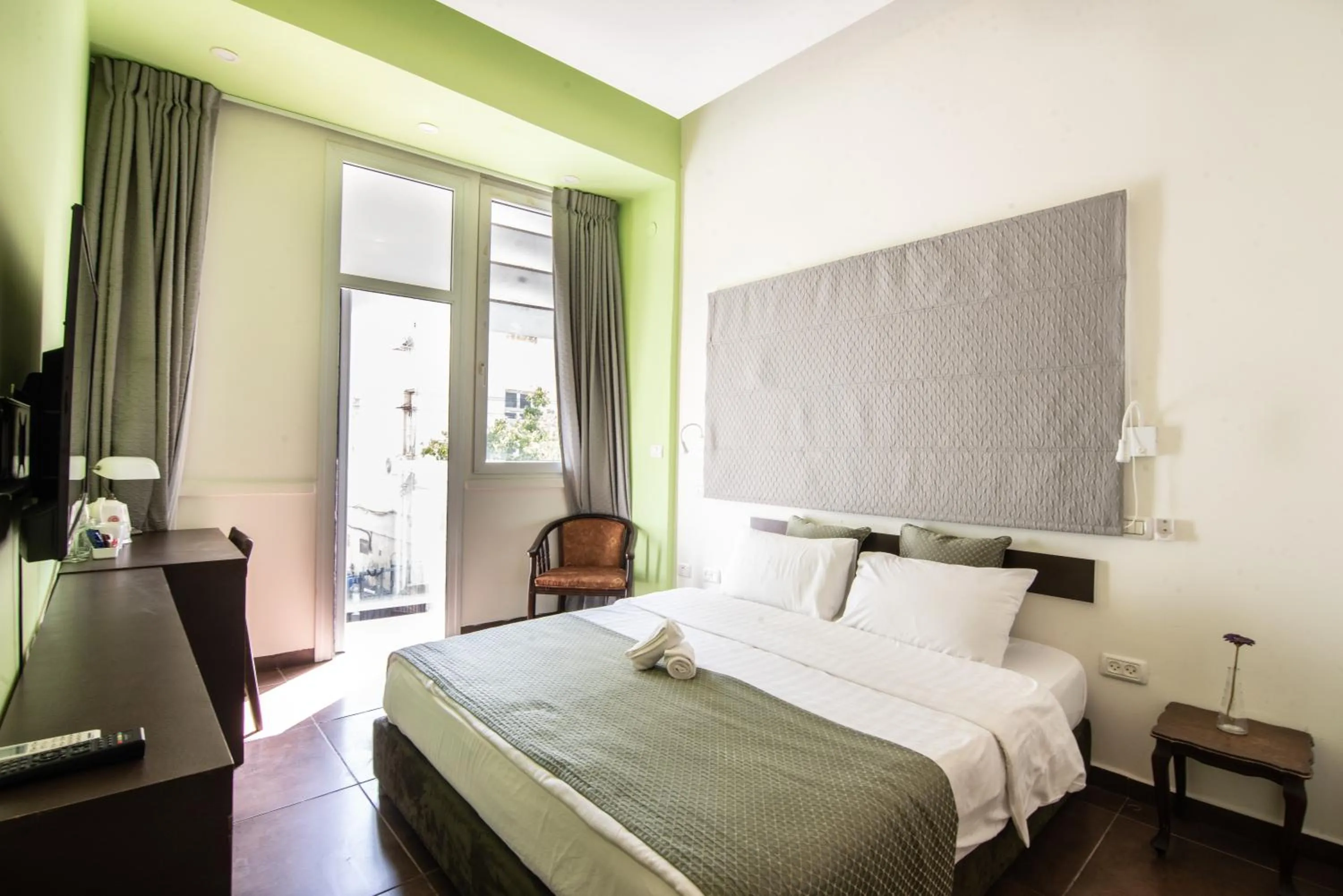 Decorative detail, Bed in 27Montefiore - Urban ApartHotel TLV