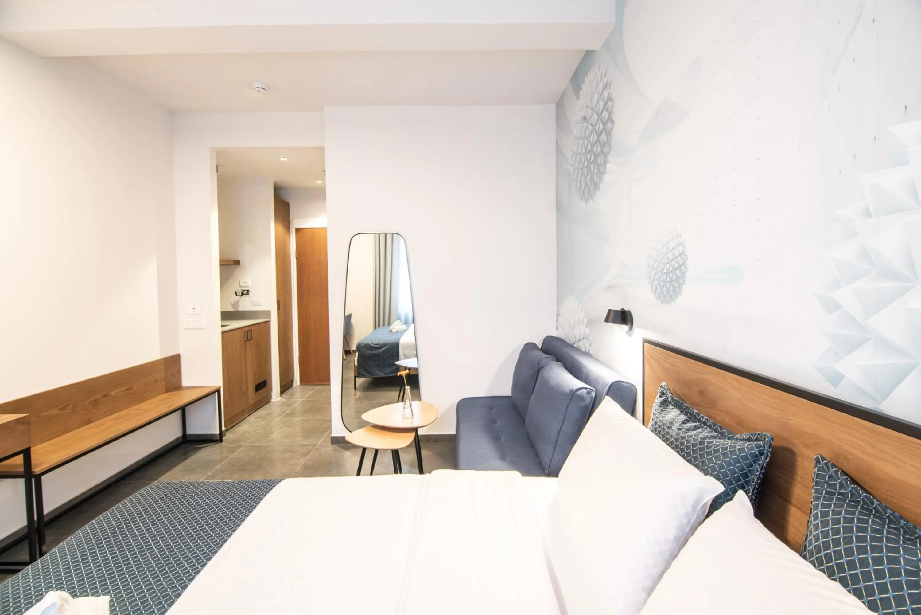 Kitchen or kitchenette, Bed in 27Montefiore - Urban ApartHotel TLV