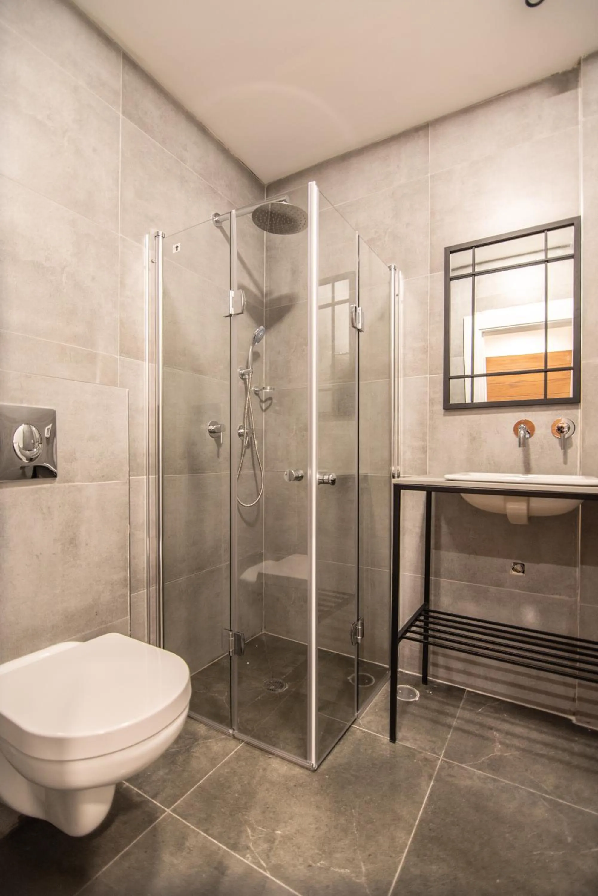 Shower in 27Montefiore - Urban ApartHotel TLV
