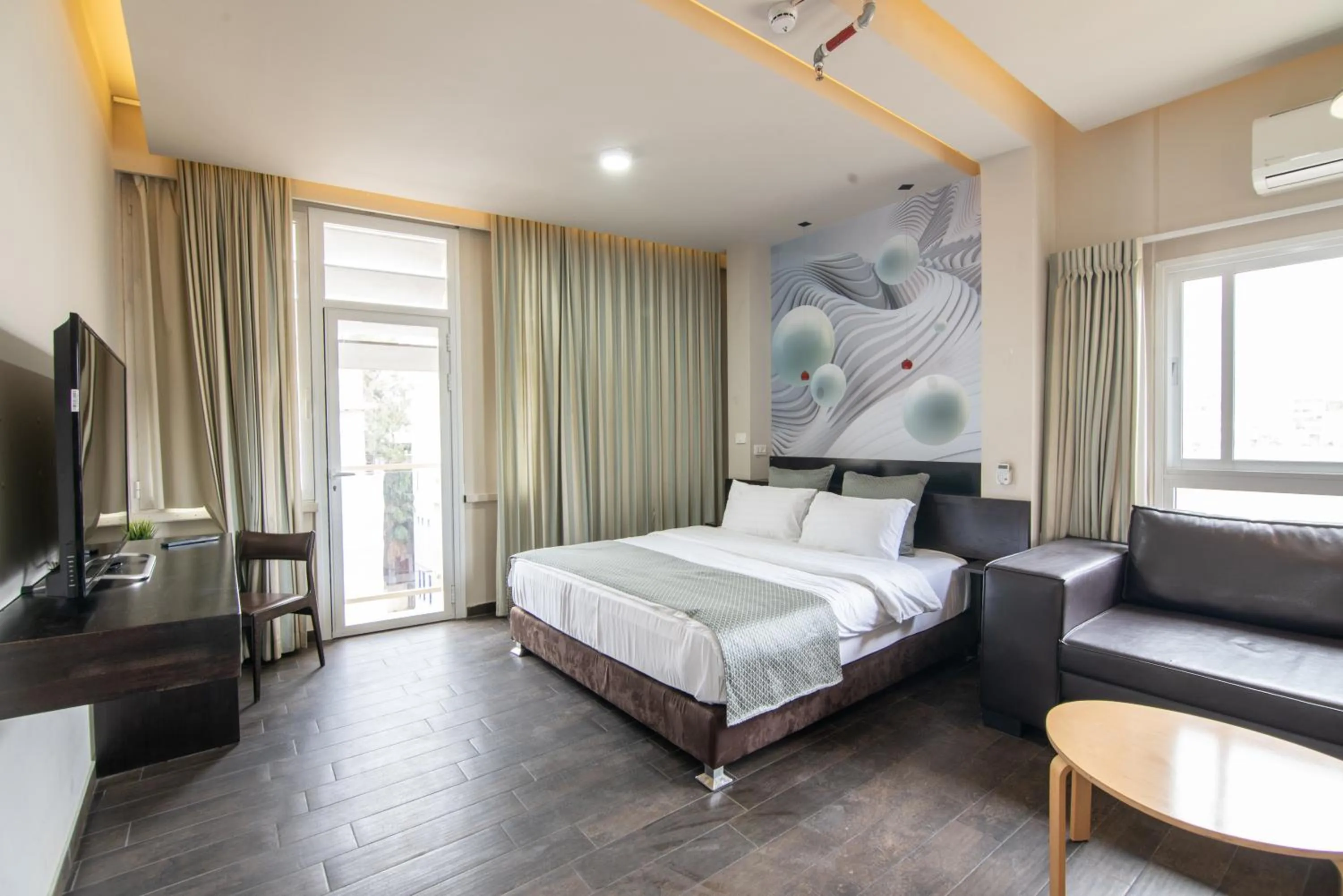 TV and multimedia, Bed in 27Montefiore - Urban ApartHotel TLV