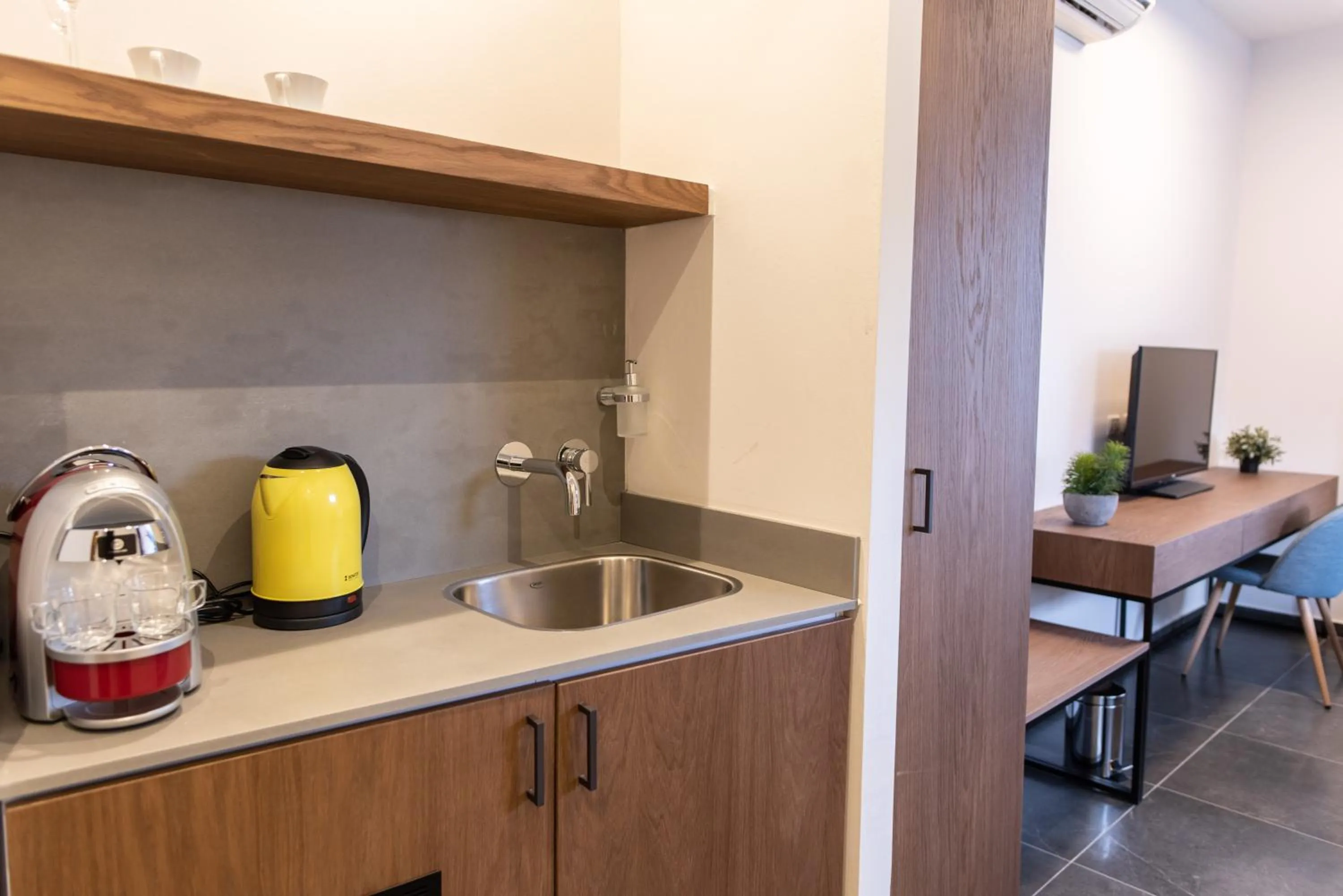 TV and multimedia in 27Montefiore - Urban ApartHotel TLV