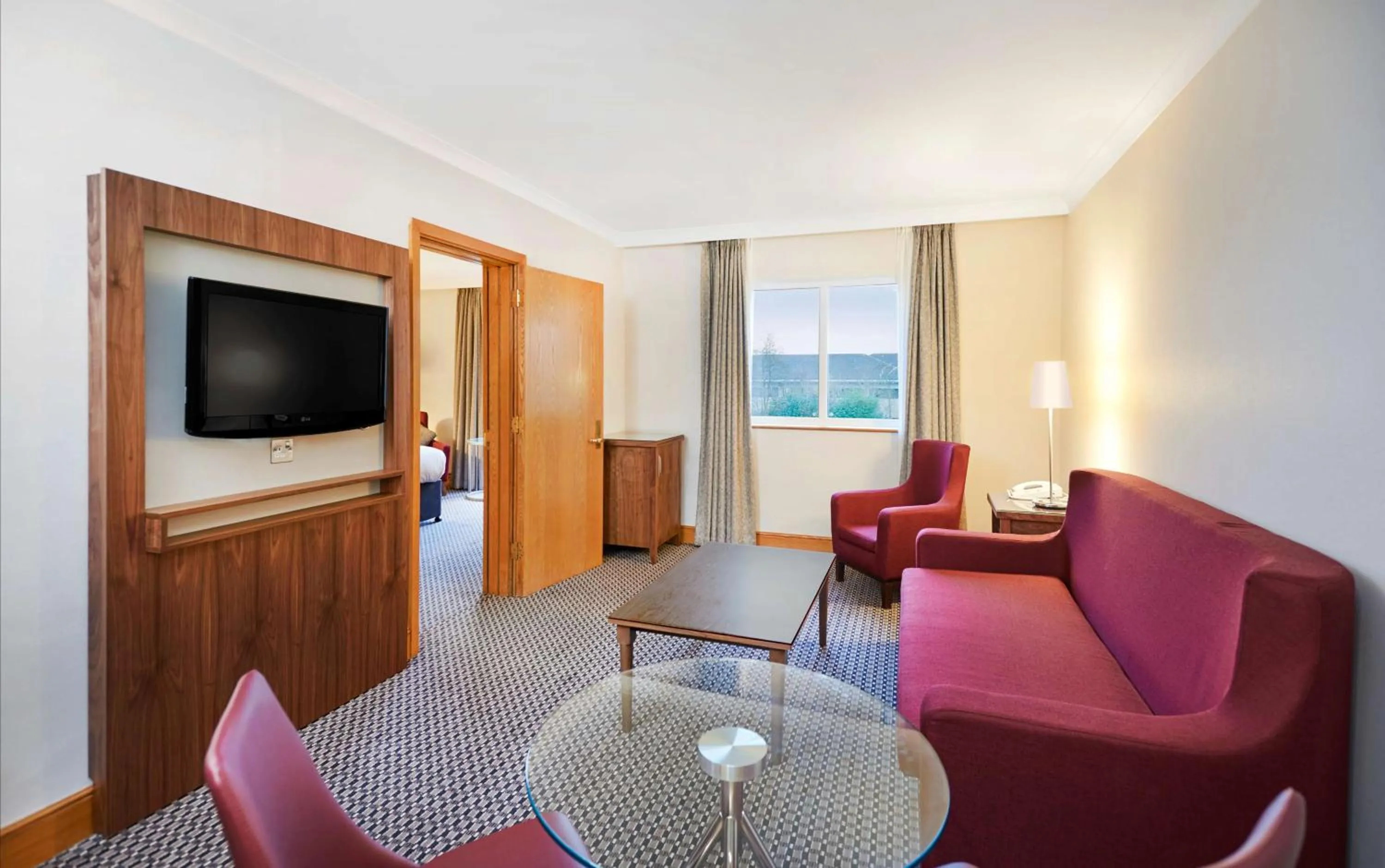 TV and multimedia in DoubleTree by Hilton Coventry