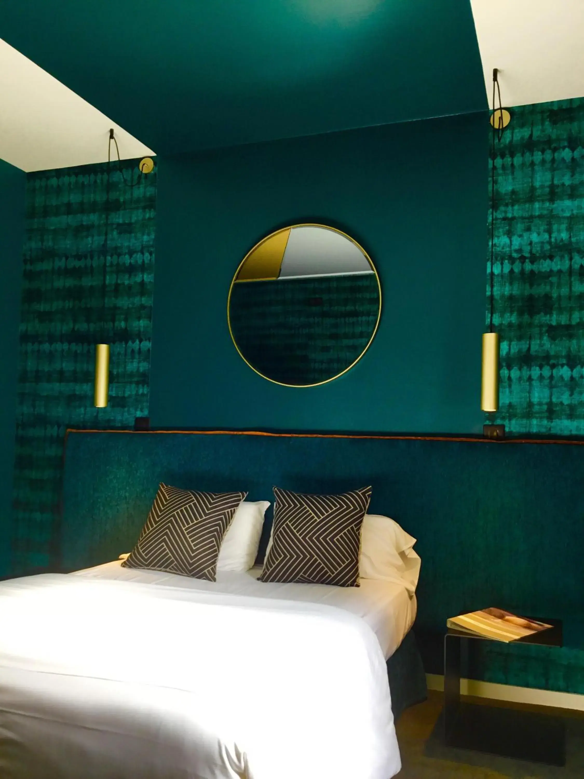 Double Room - single occupancy - Disability Access in Le Renaissance Double Room - single occupancy - Disability Access in Le Renaissance