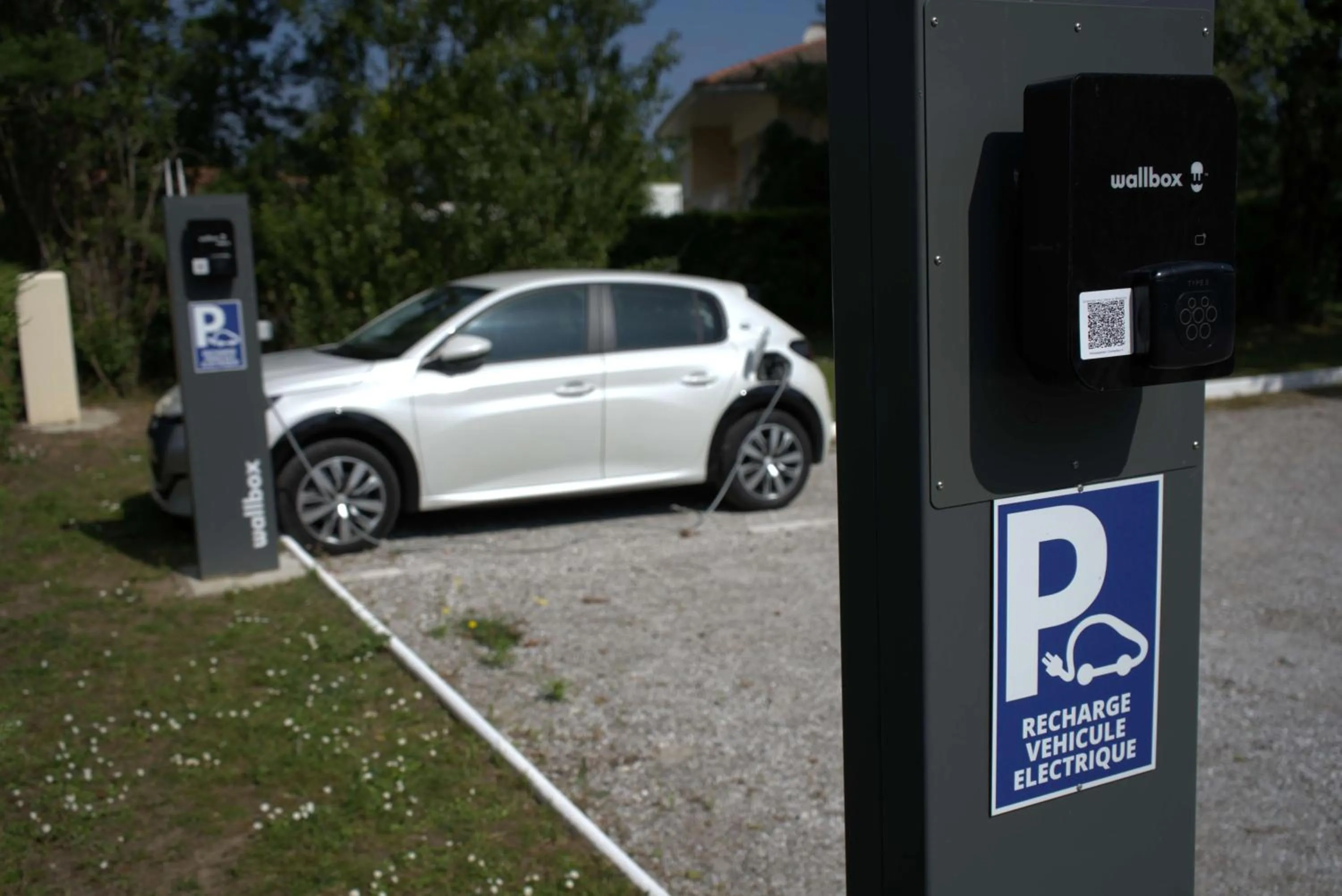 Parking in Le Renaissance