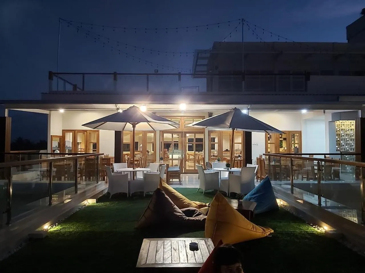 Restaurant/places to eat in Luminor Hotel Banyuwangi By WH