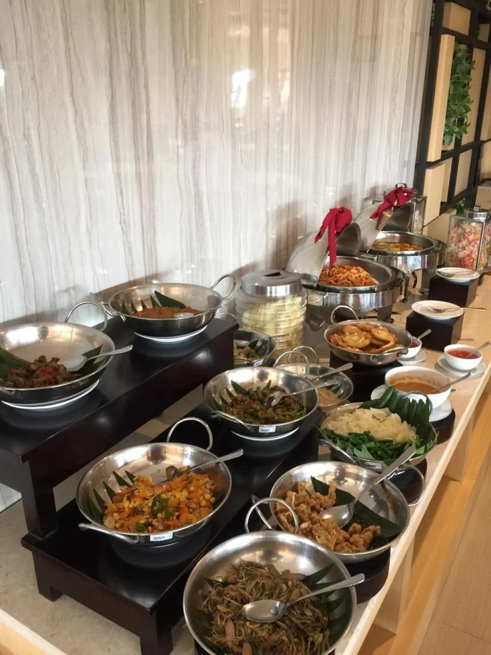 Restaurant/places to eat in Luminor Hotel Banyuwangi By WH