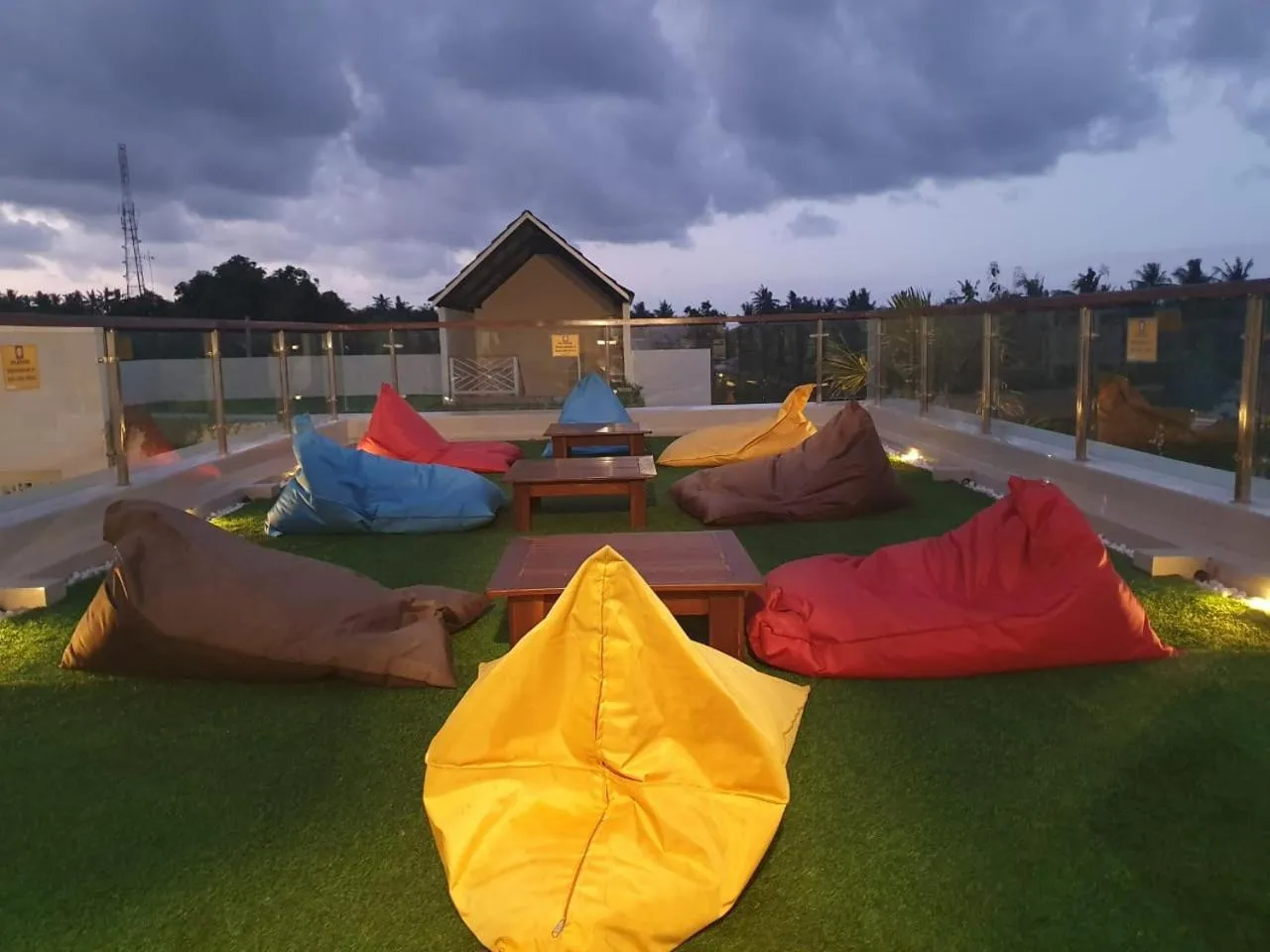 Restaurant/places to eat in Luminor Hotel Banyuwangi By WH