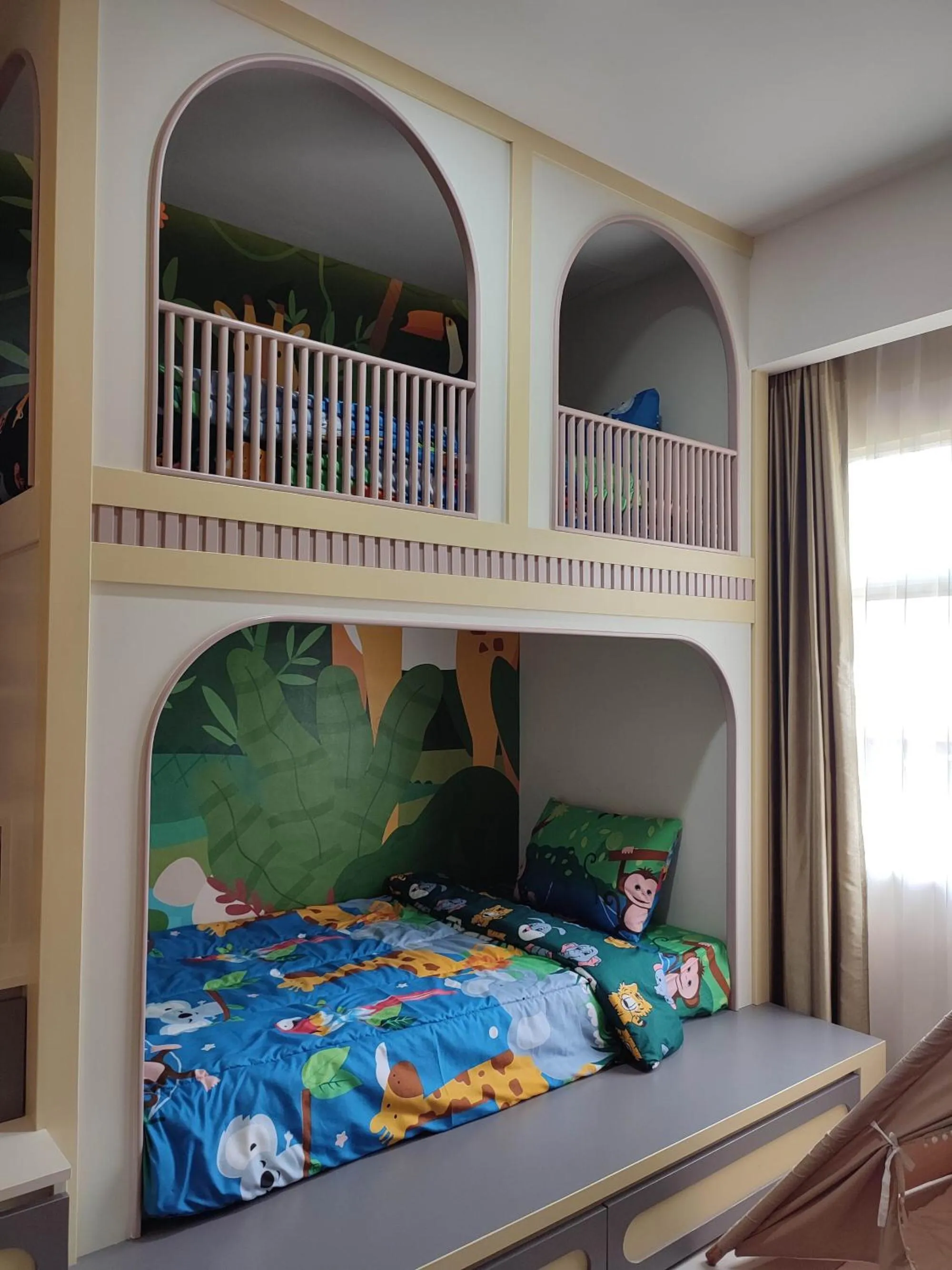 bunk bed, Bed in Luminor Hotel Banyuwangi By WH