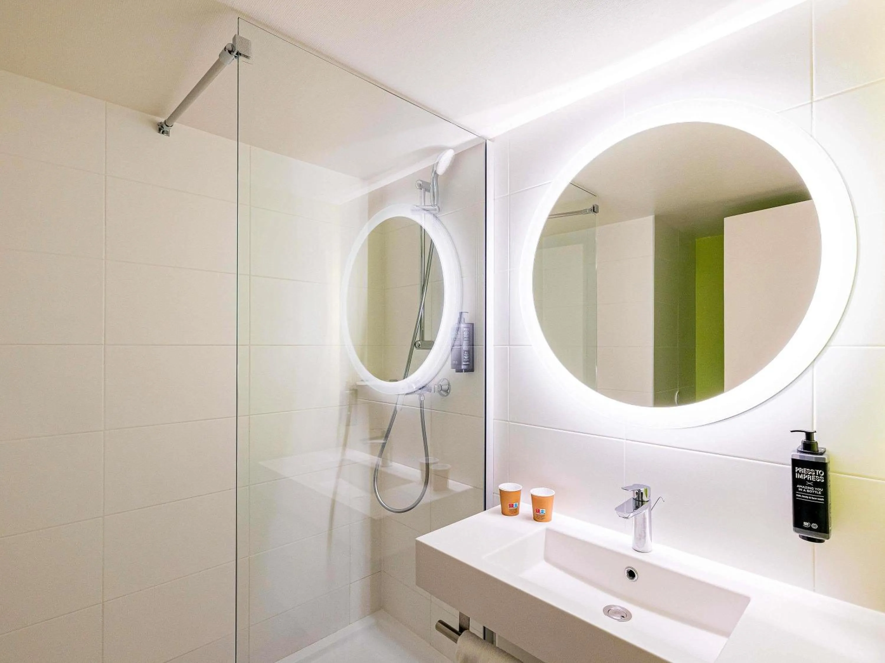 Bedroom in ibis Styles Perpignan Centre Gare