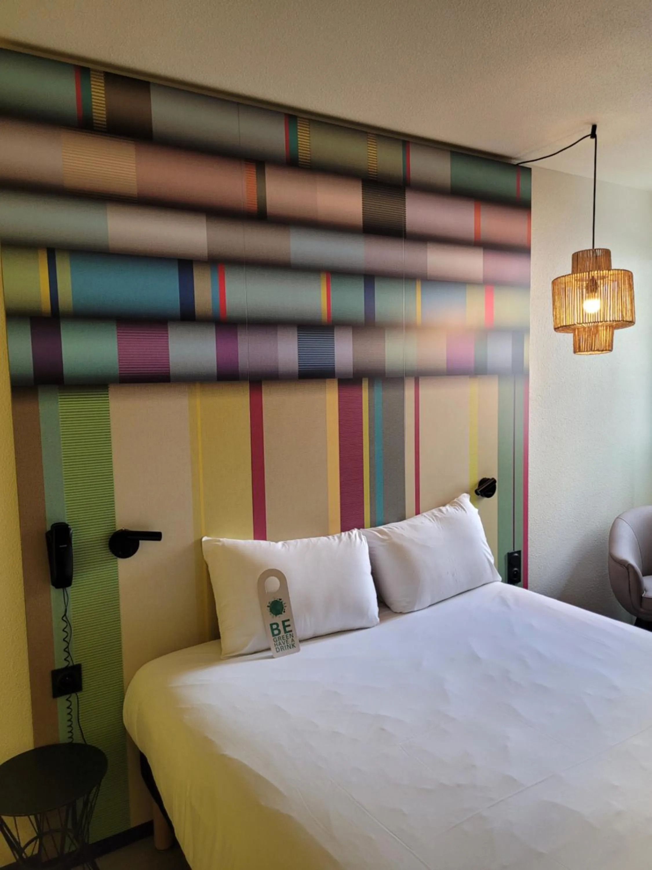 Photo of the whole room, Bed in ibis Styles Perpignan Centre Gare