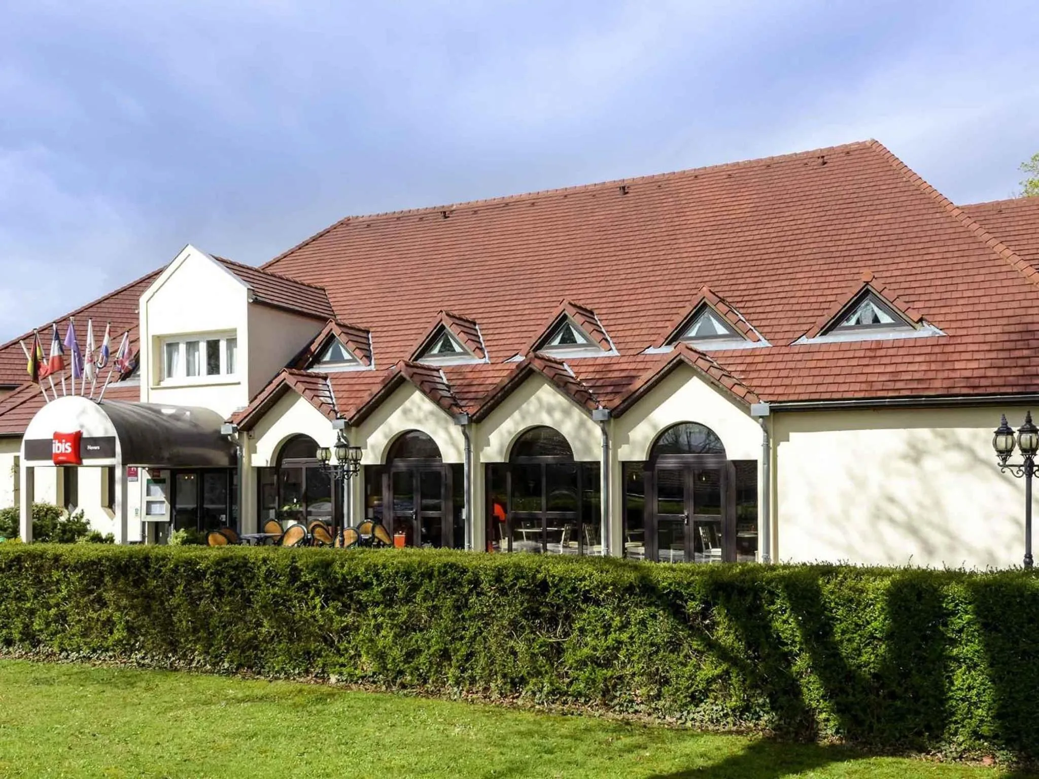 Property building in Hôtel Ibis Nevers