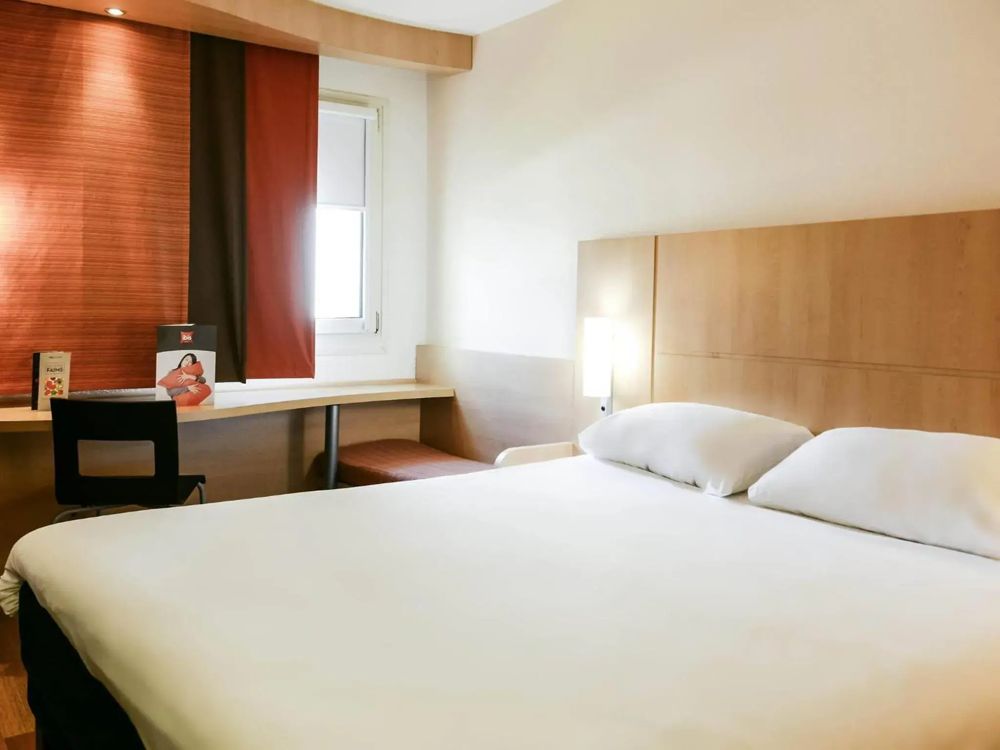 Standard Double Room in Hôtel Ibis Nevers Standard Double Room in Hôtel Ibis Nevers