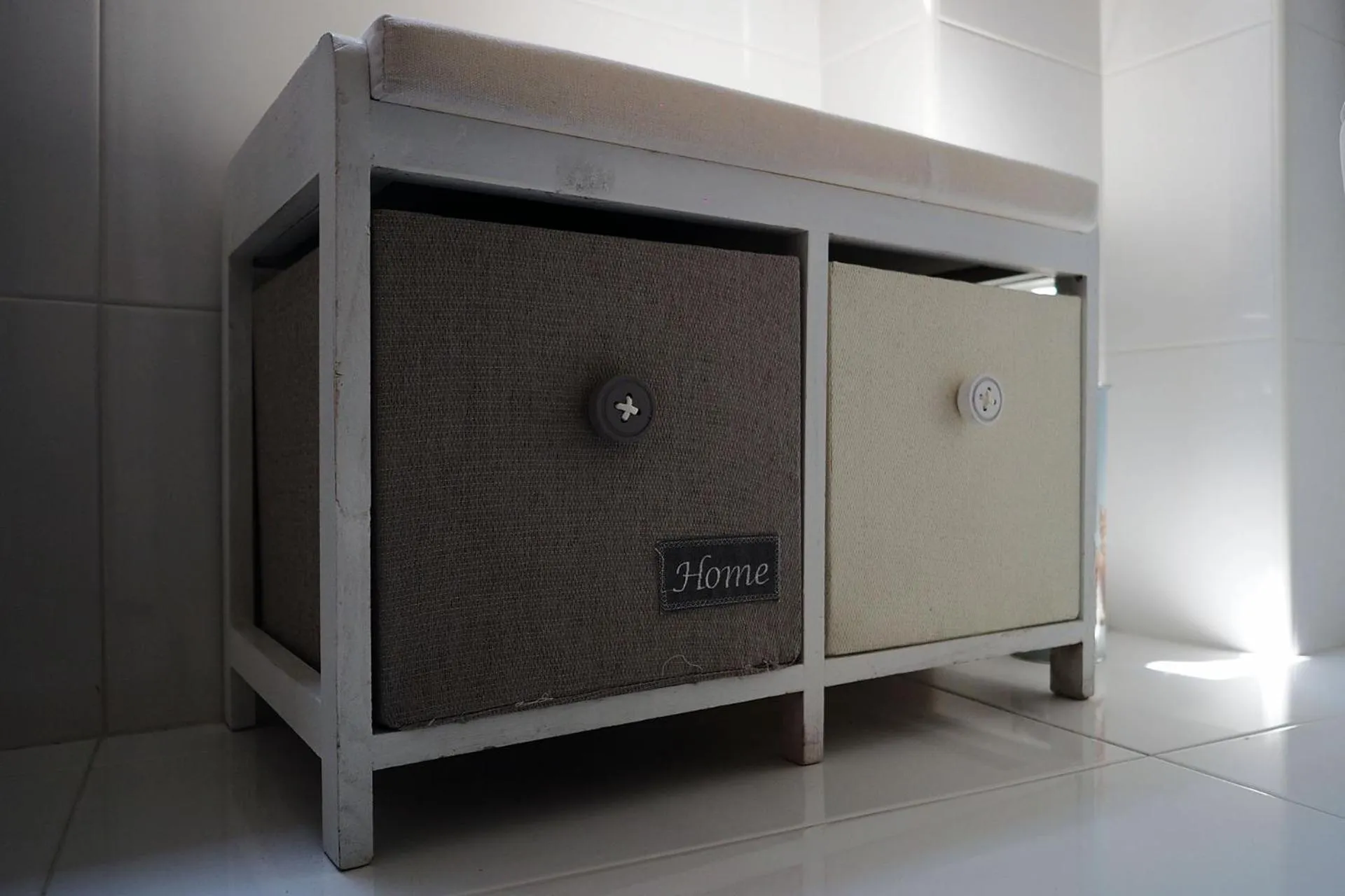 microwave in Marina Apartments