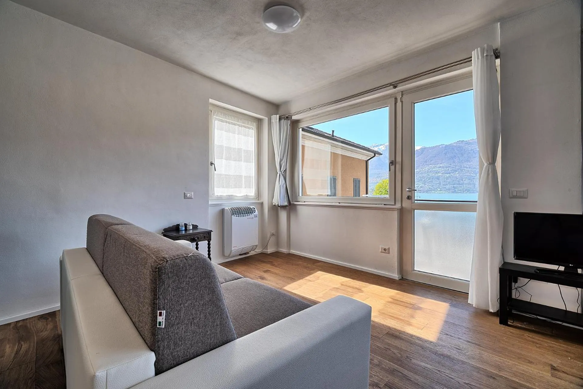 Communal lounge/ TV room in Marina Apartments