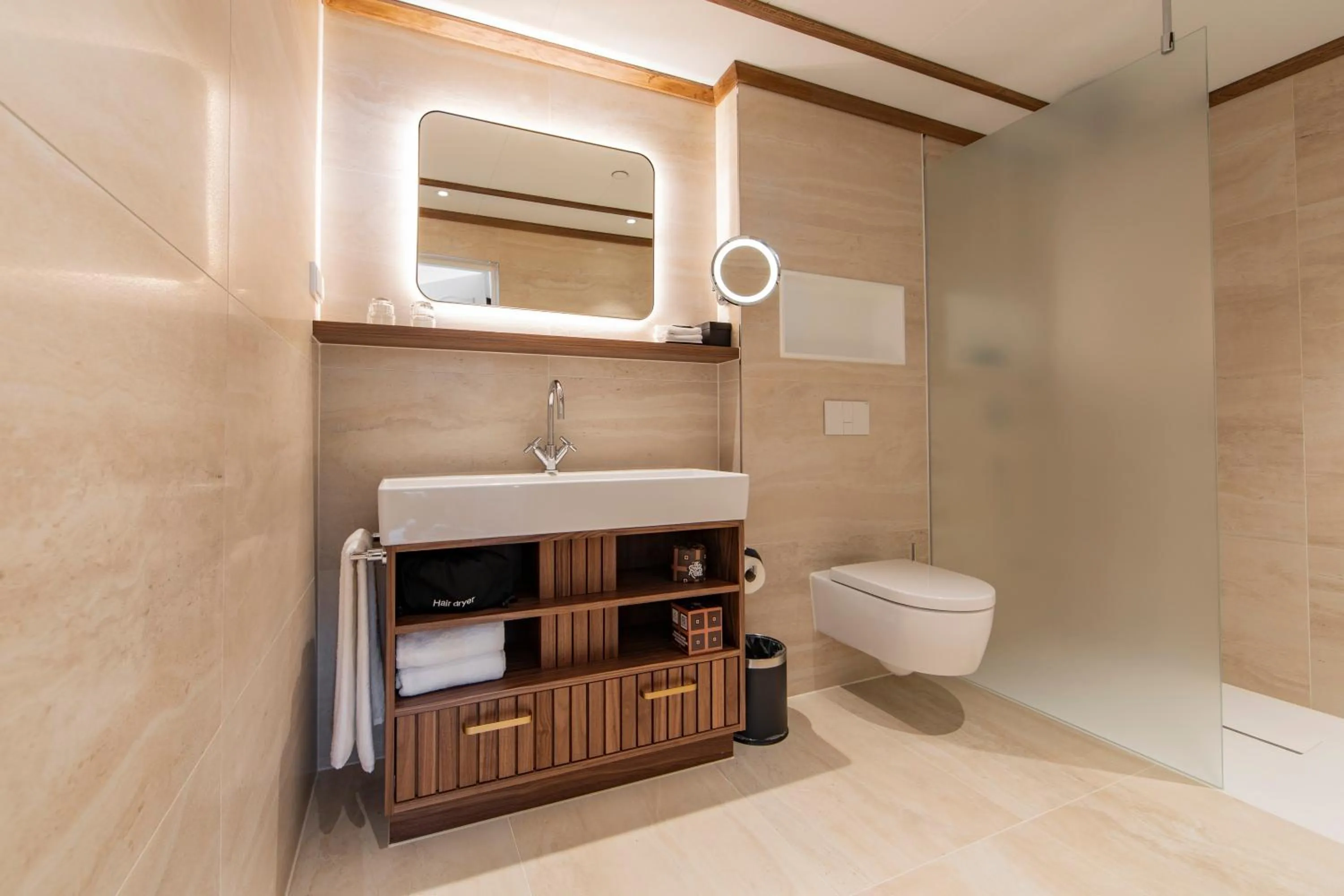 Shower in Grand Hotel Huis ter Duin