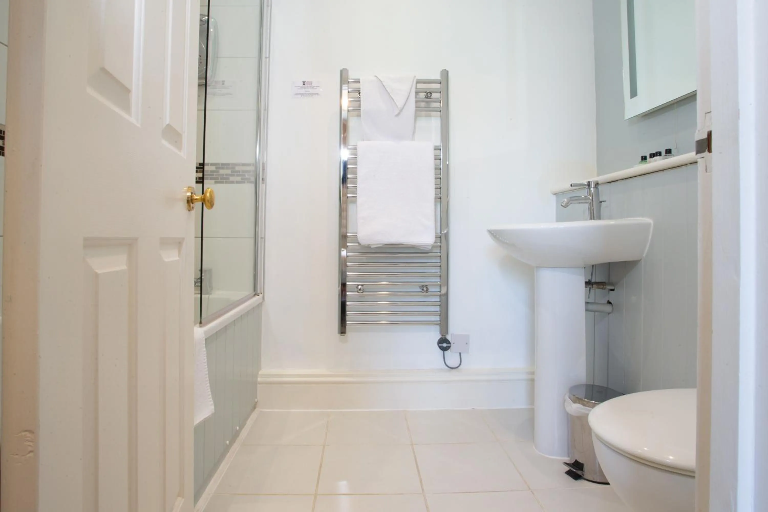 Bathroom in Diglis House Hotel