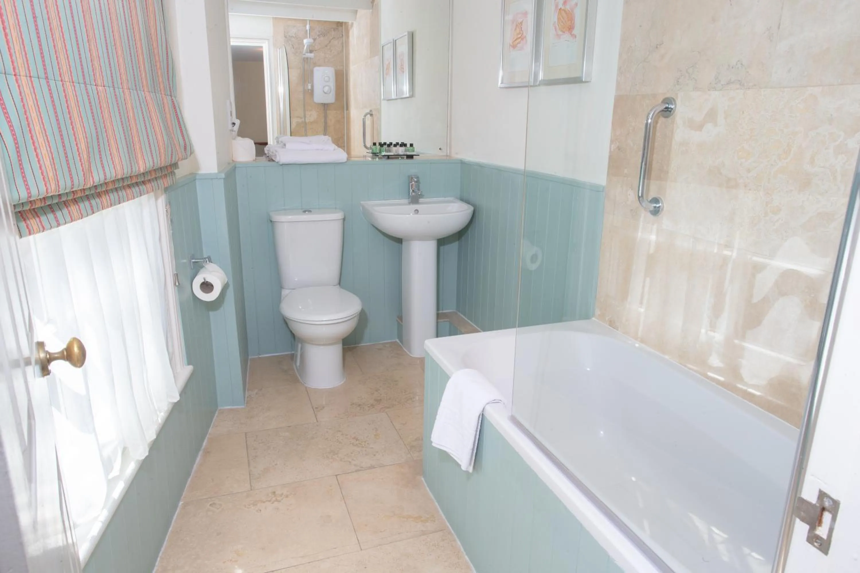 Bathroom in Diglis House Hotel