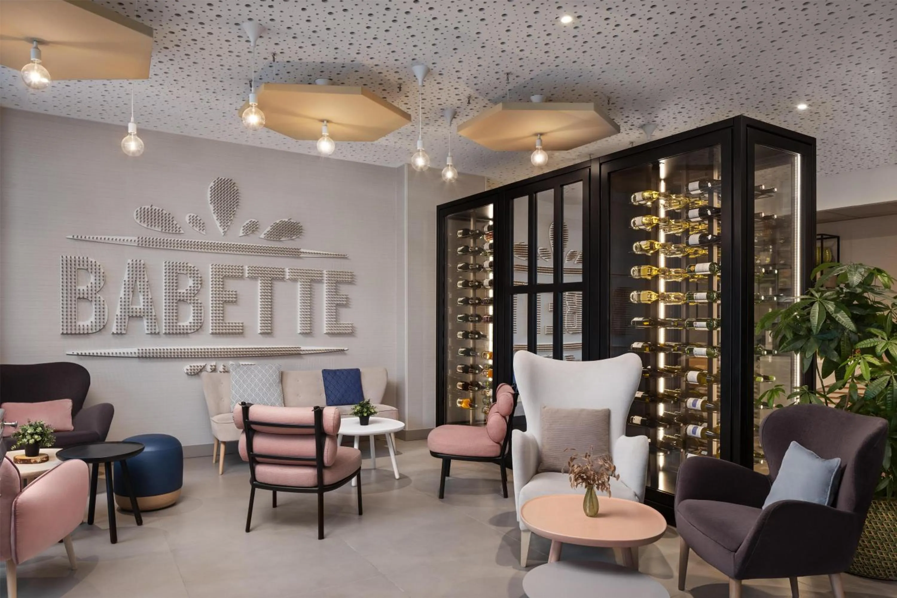 Restaurant/places to eat in Hilton Garden Inn Bordeaux Centre