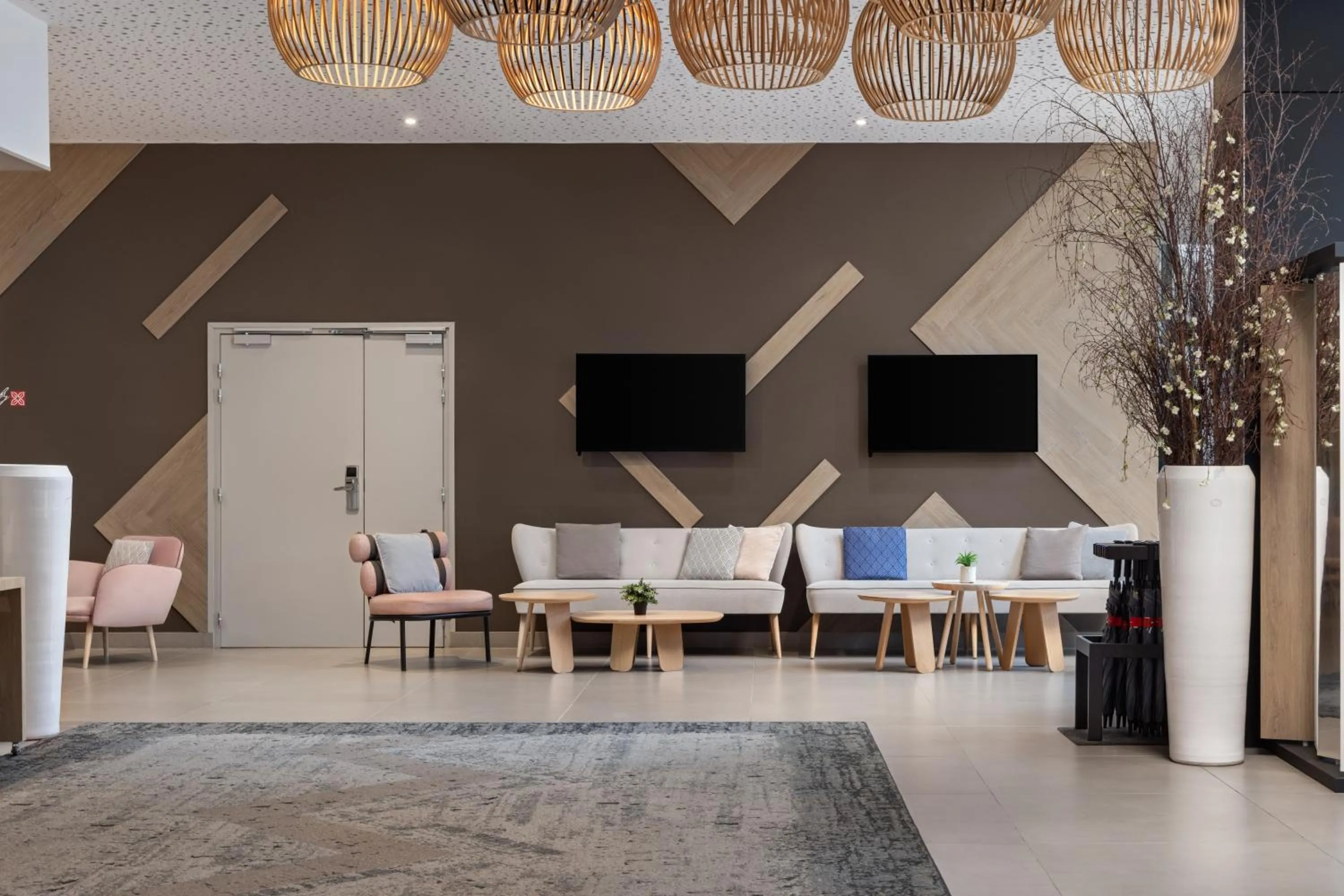 Lobby or reception in Hilton Garden Inn Bordeaux Centre