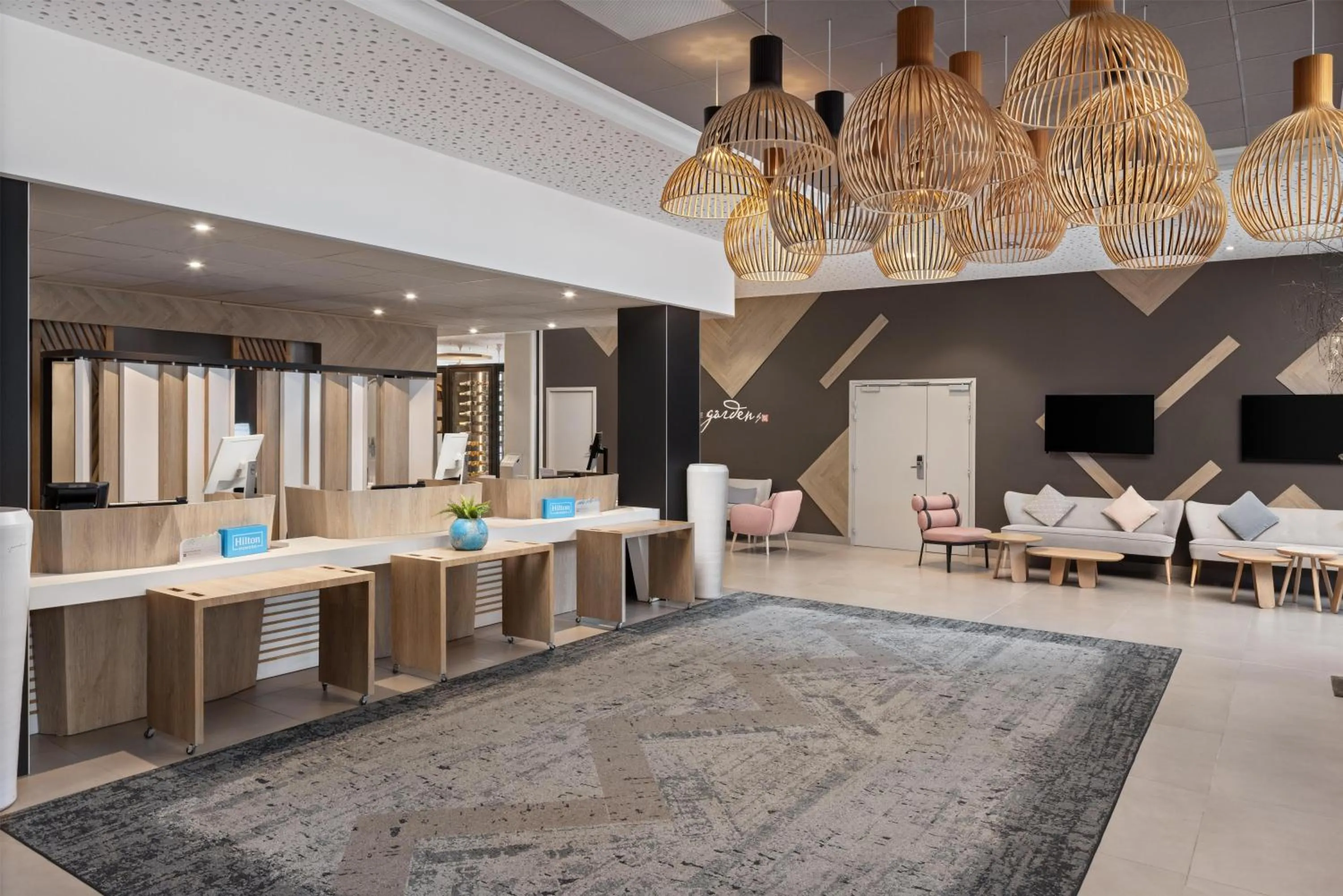 Lobby or reception in Hilton Garden Inn Bordeaux Centre