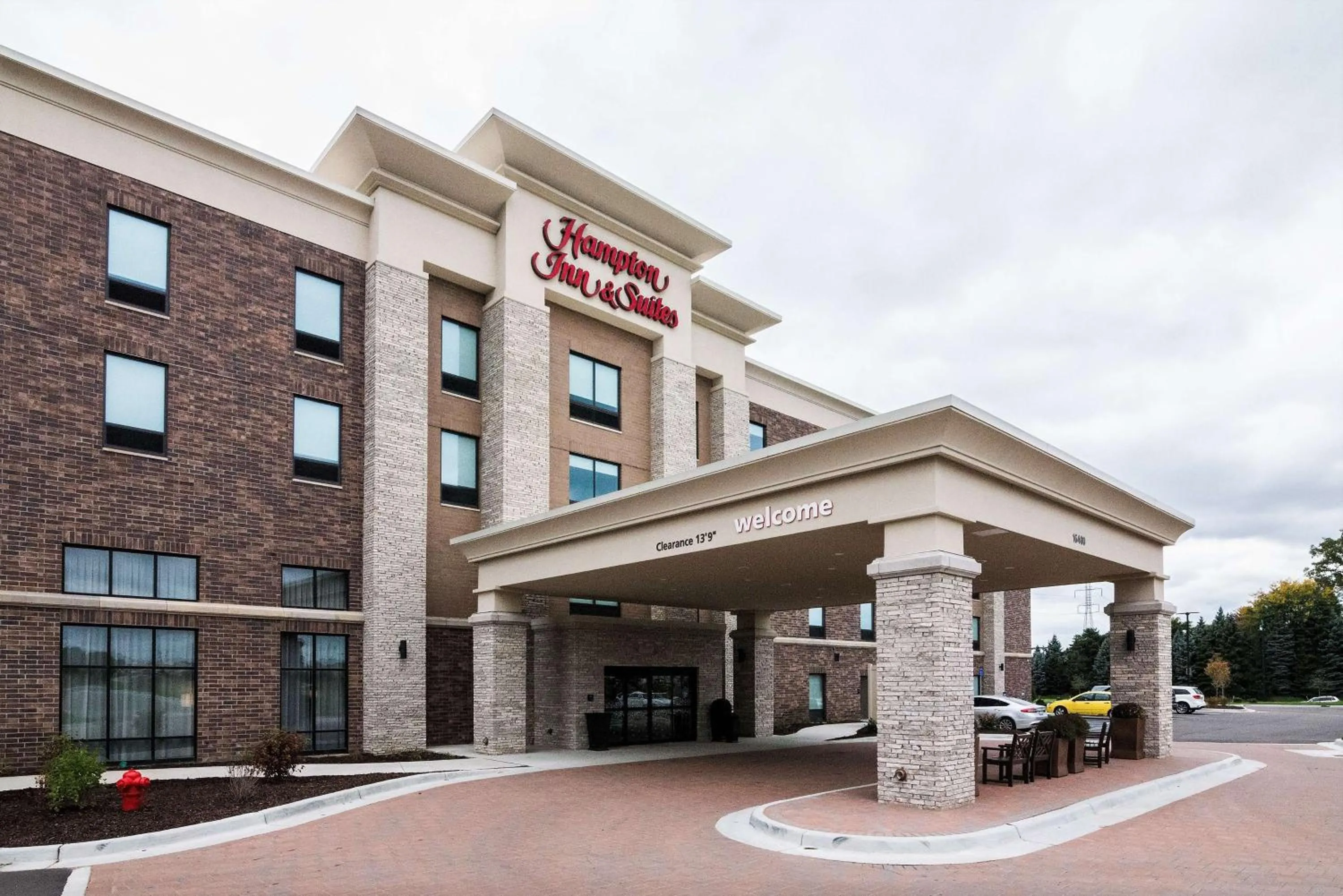 Property building in Hampton Inn & Suites - Allen Park