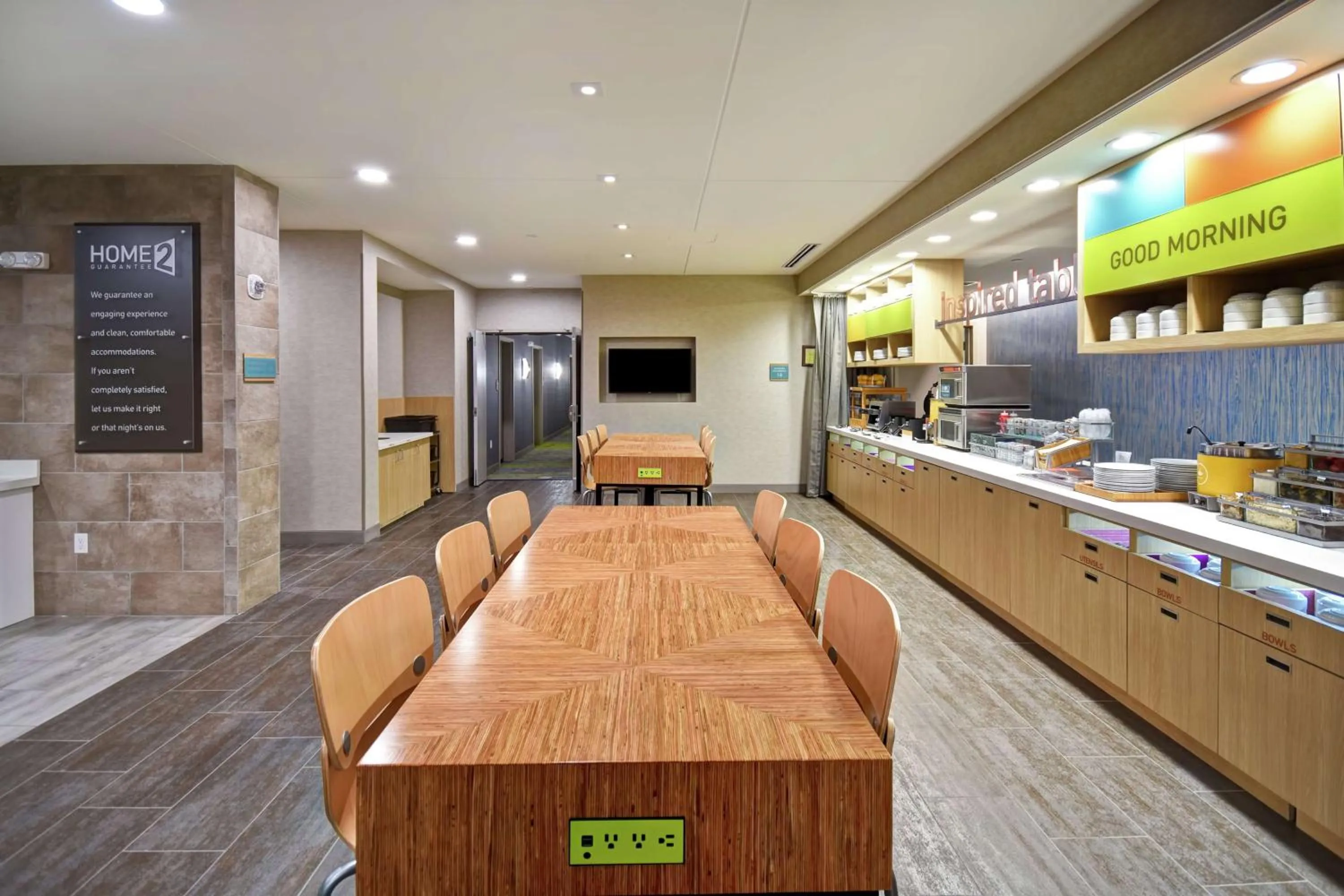 Dining area in Home2 Suites By Hilton Frankfort
