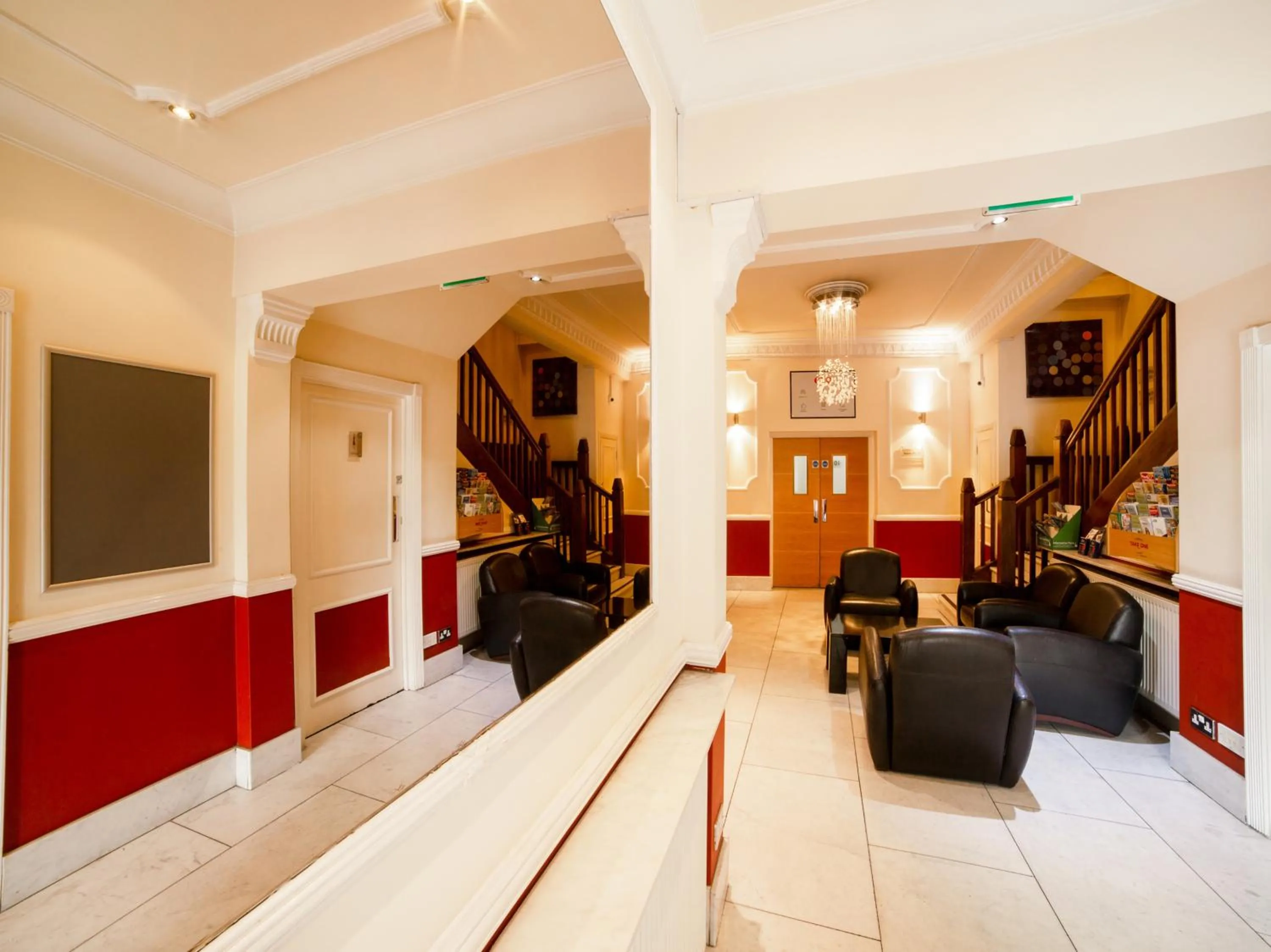 Lobby or reception, Lobby/Reception in OYO London Luton