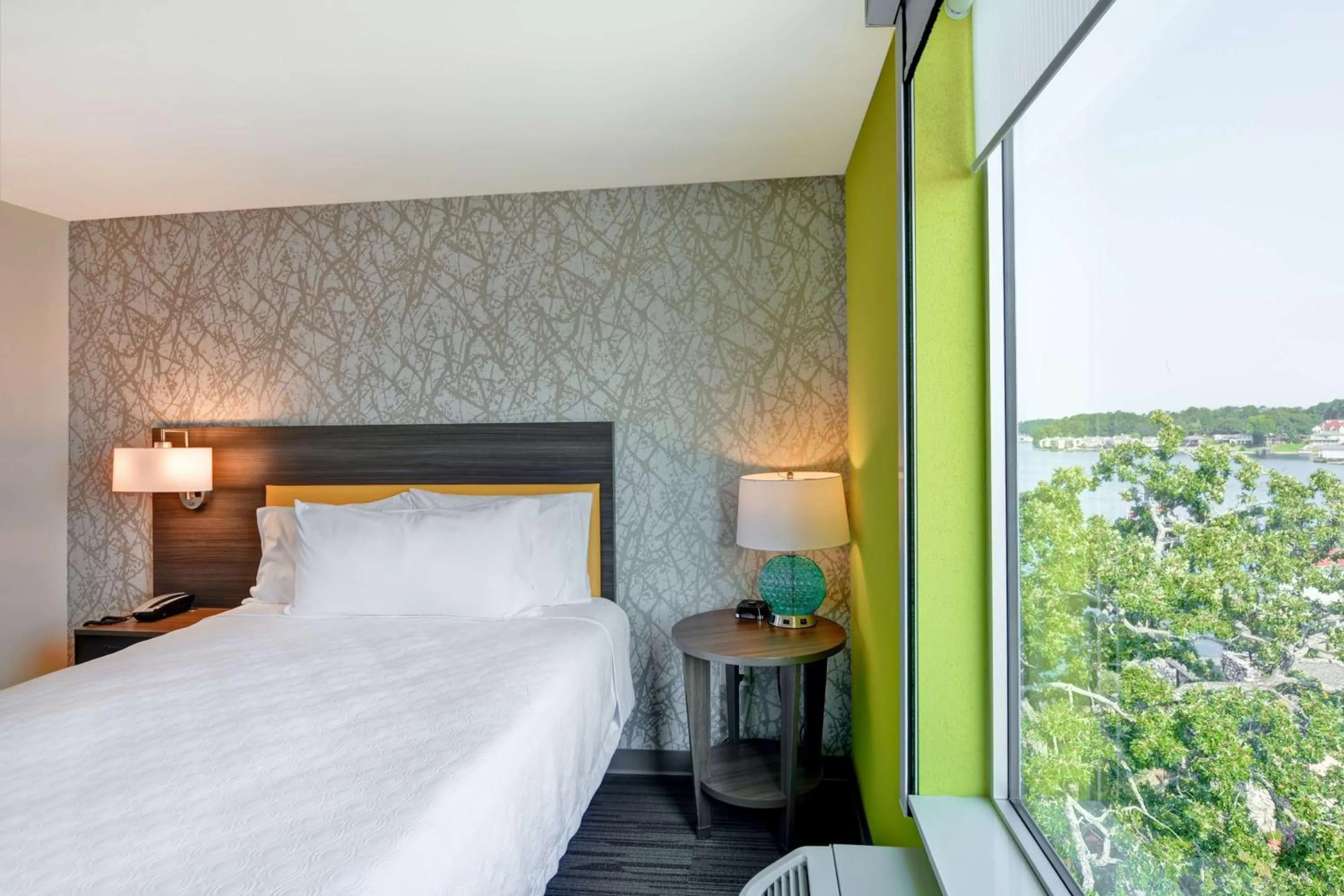 Bed in Home2 Suites By Hilton Hot Springs