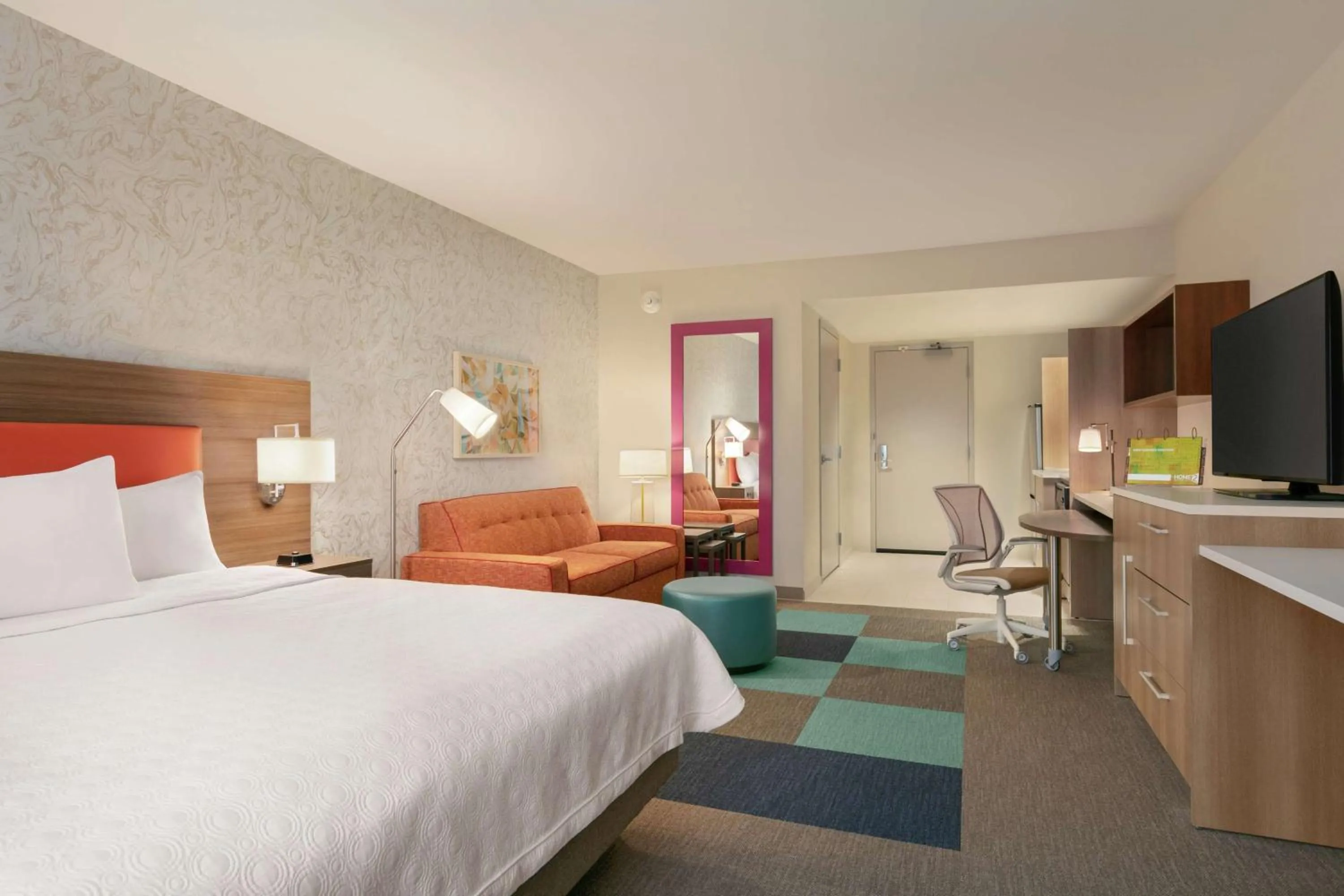 Bedroom, Bed in Home2 Suites By Hilton Chantilly Dulles Airport