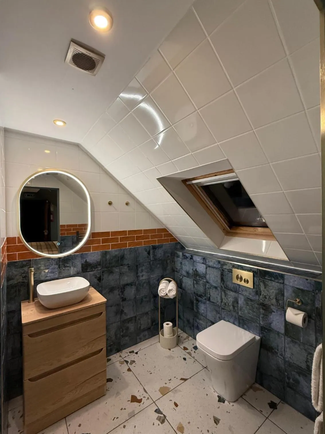 Bathroom in Craigatin House & Courtyard