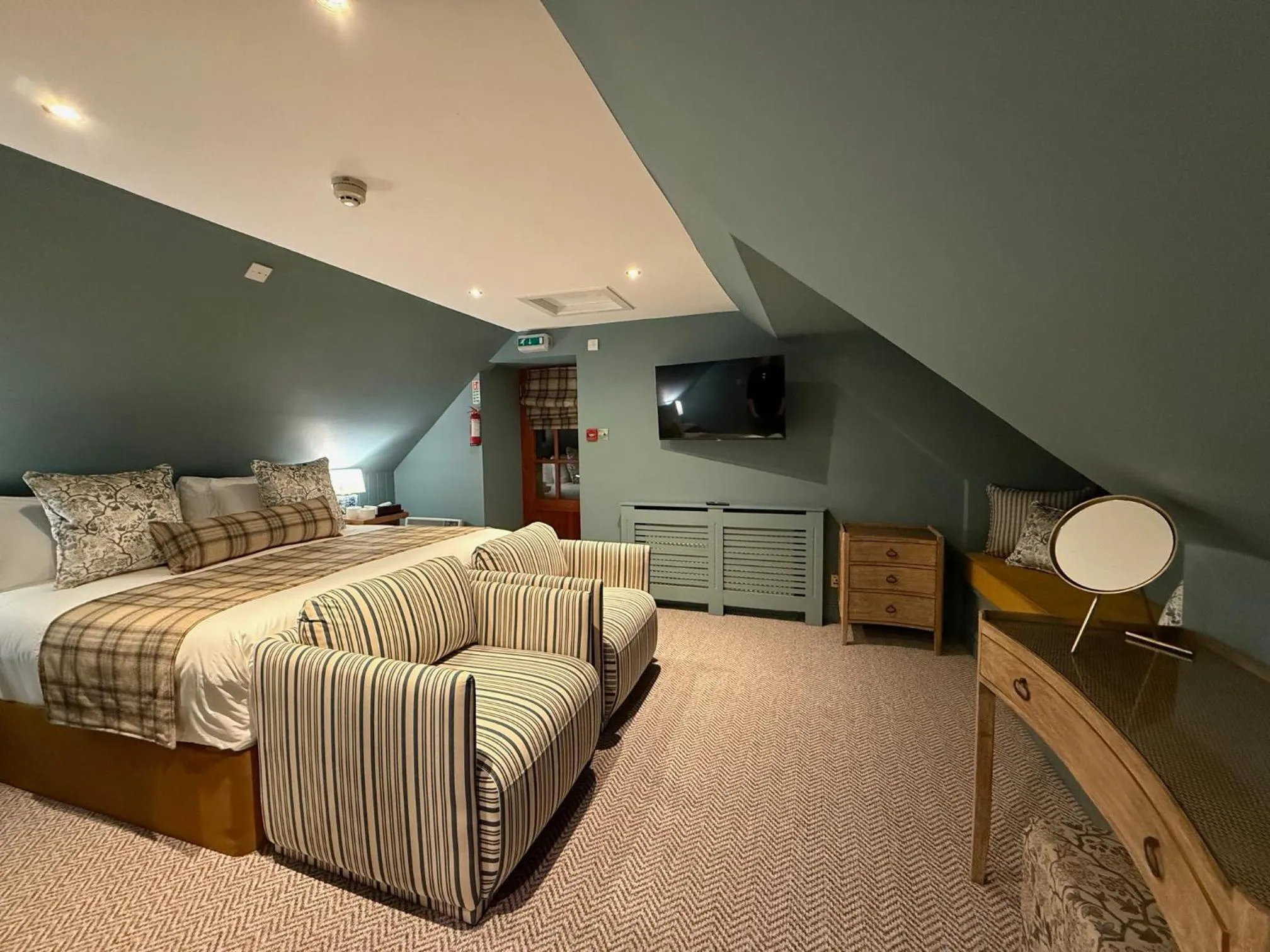 Bed in Craigatin House & Courtyard