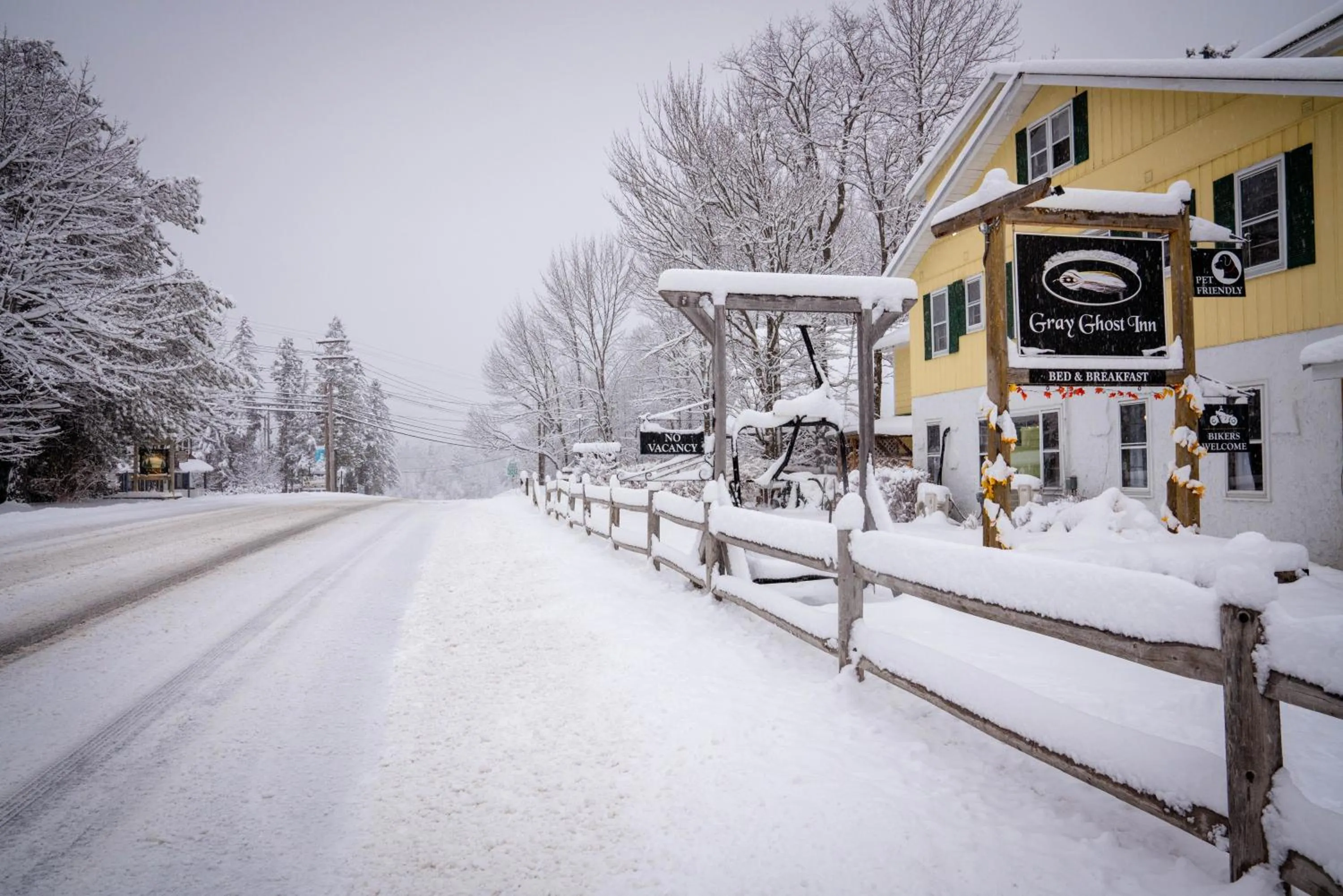 Property building in Gray Ghost Inn
