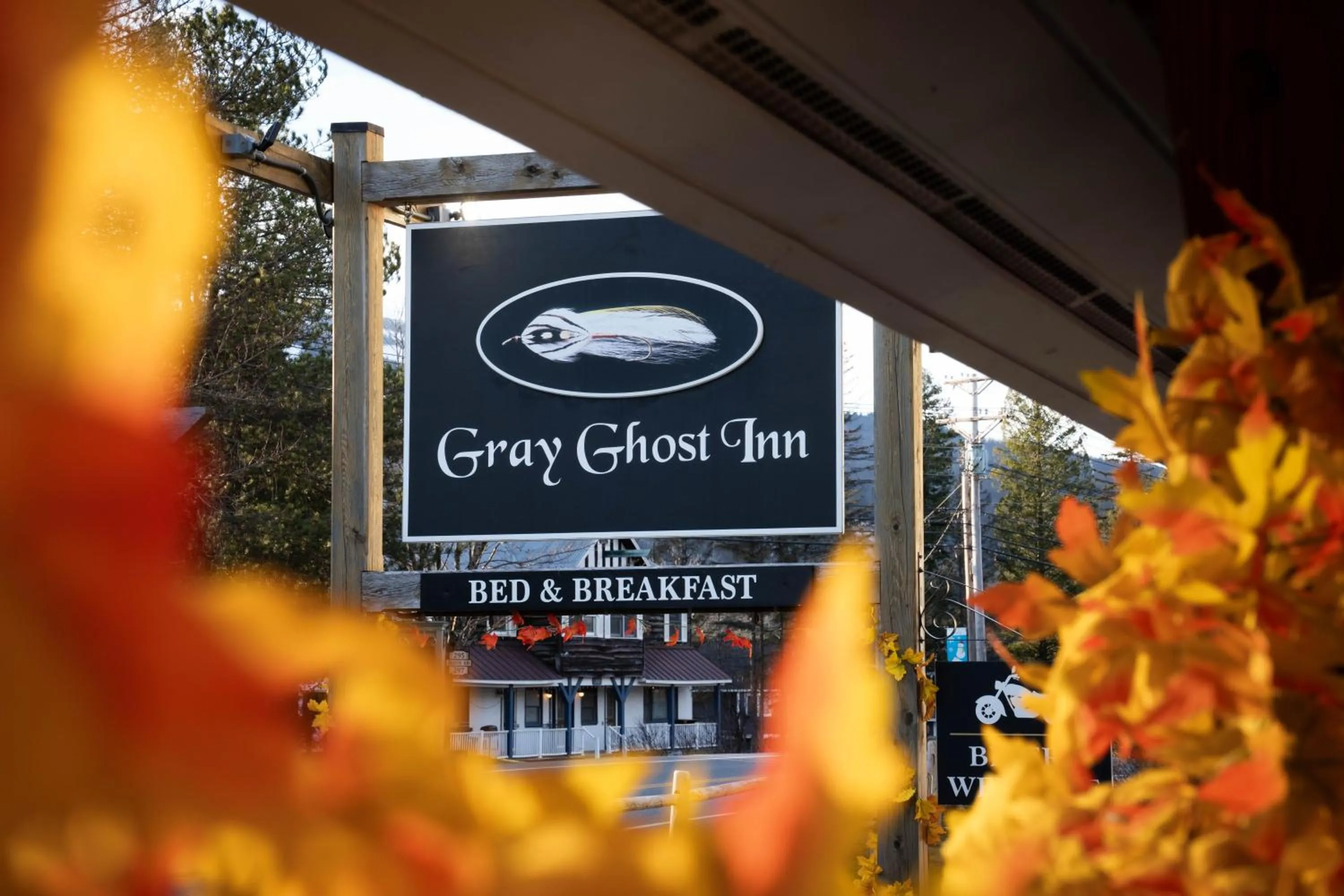 Property logo or sign in Gray Ghost Inn