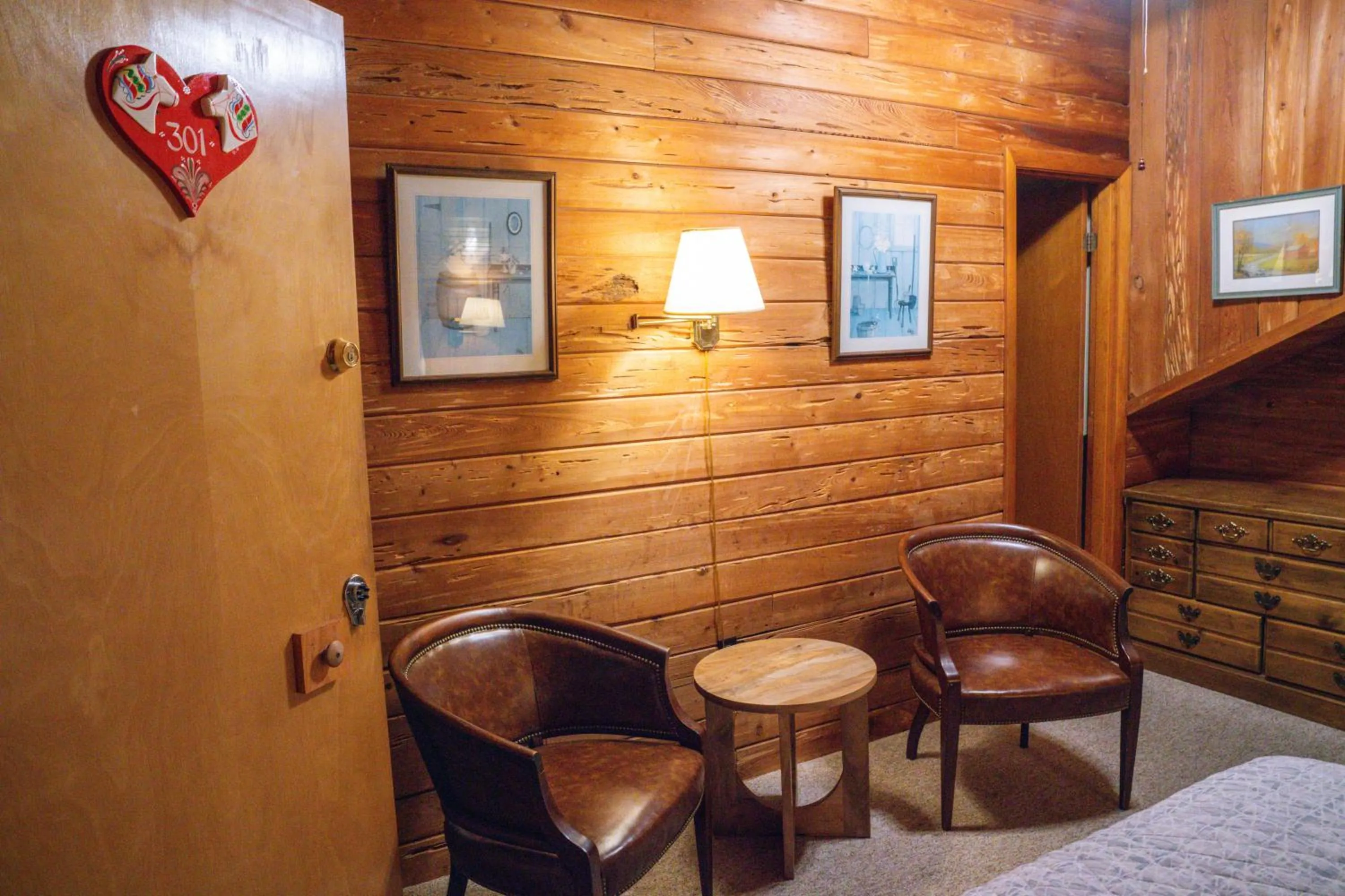 Seating area in Gray Ghost Inn