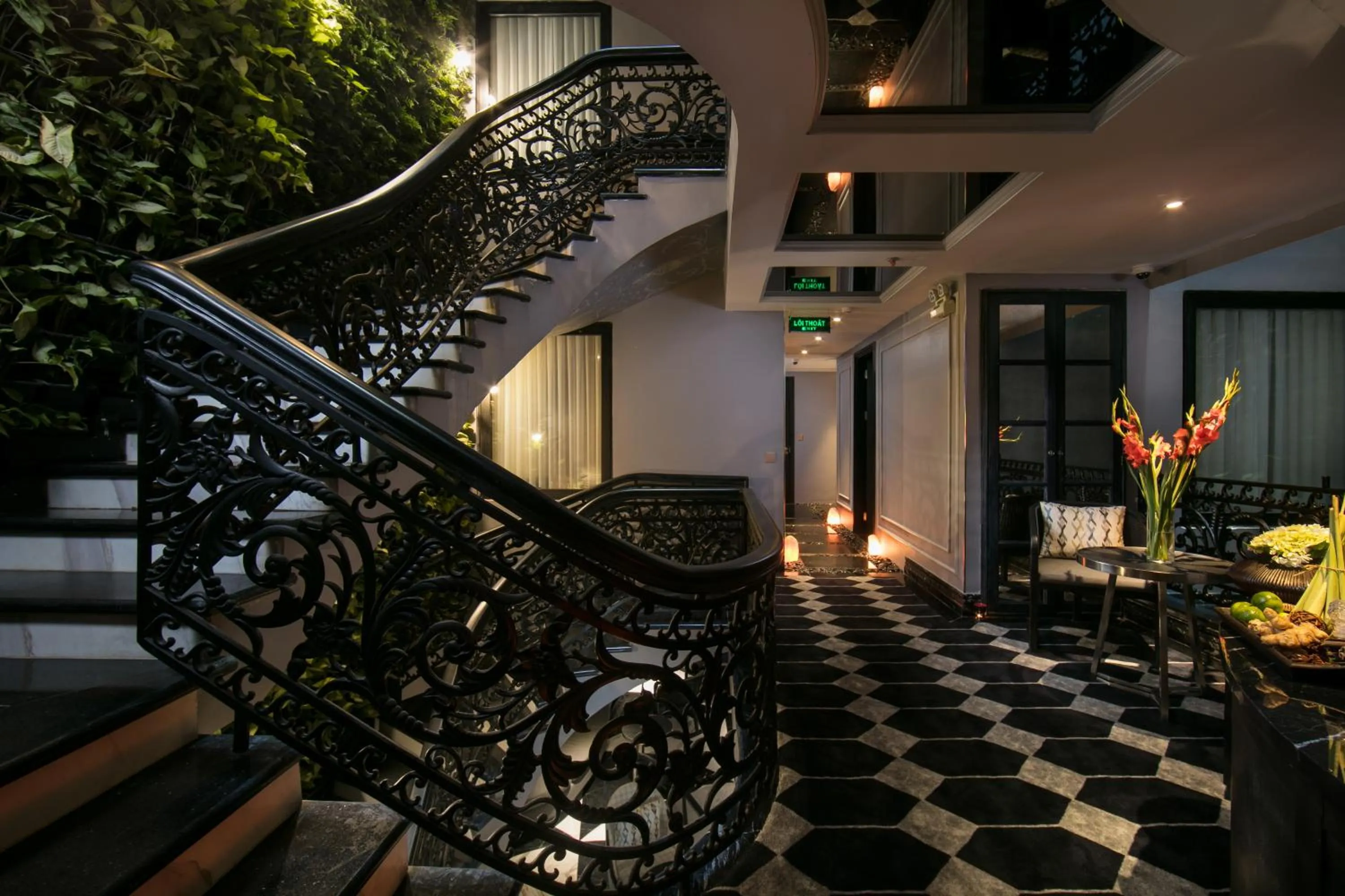Library in La Sinfonía Citadel Hotel and Spa