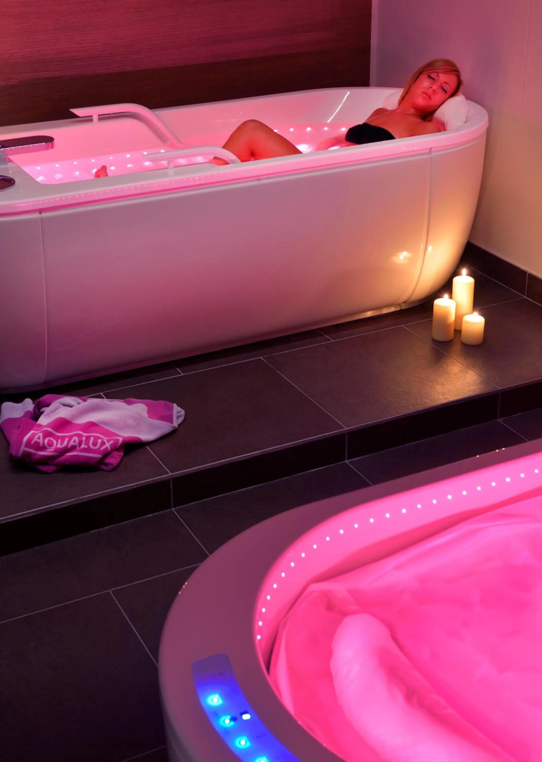 People, Bed in Aqualux Hotel Spa Suite & Terme